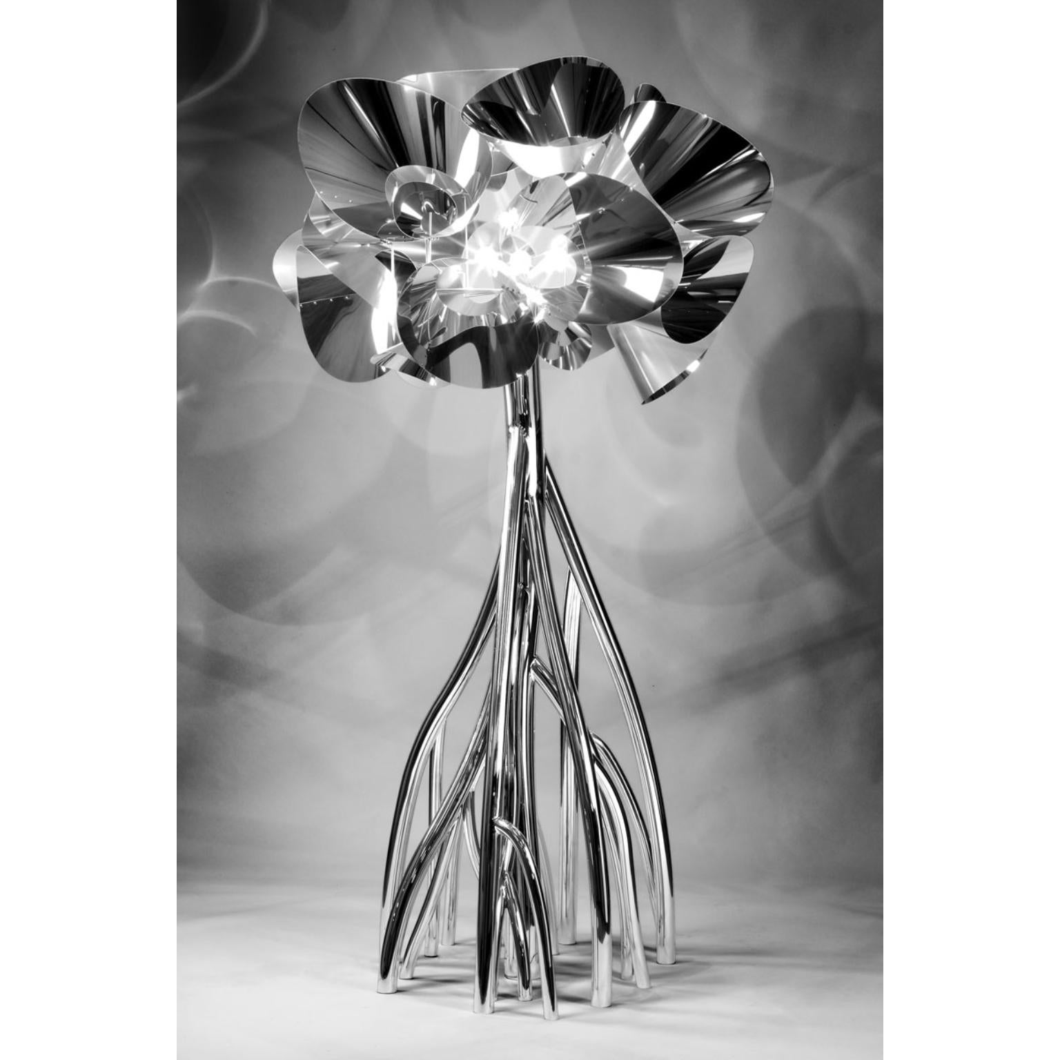 XXI secolo e contemporaneo Lampada da terra Mangrovia EM in acciaio inox e alluminio di Barberini & Gunnell in vendita