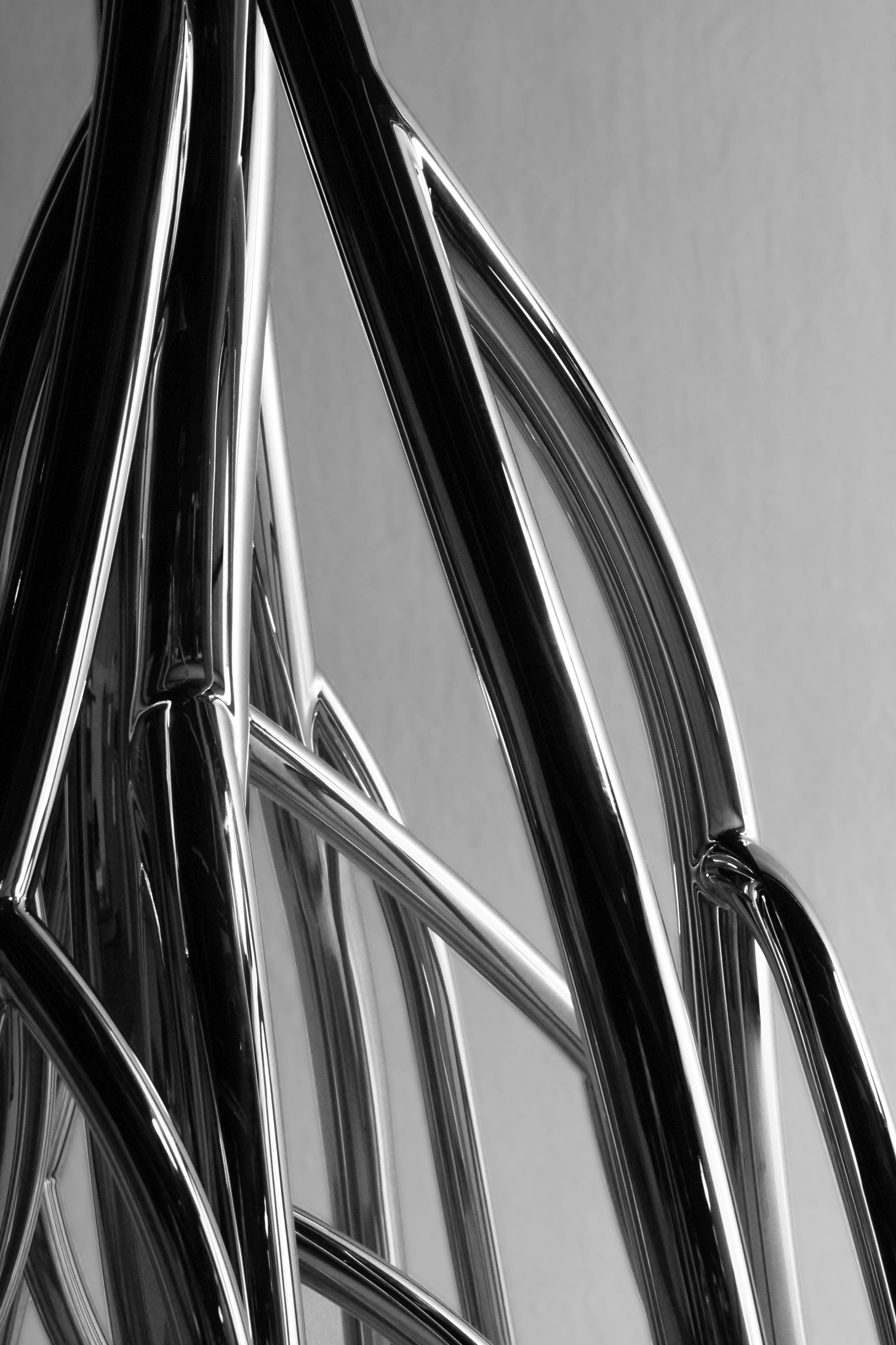Lucidato Lampada da terra Mangrovia in acciaio inox lucido e lino di Barberini & Gunnell in vendita