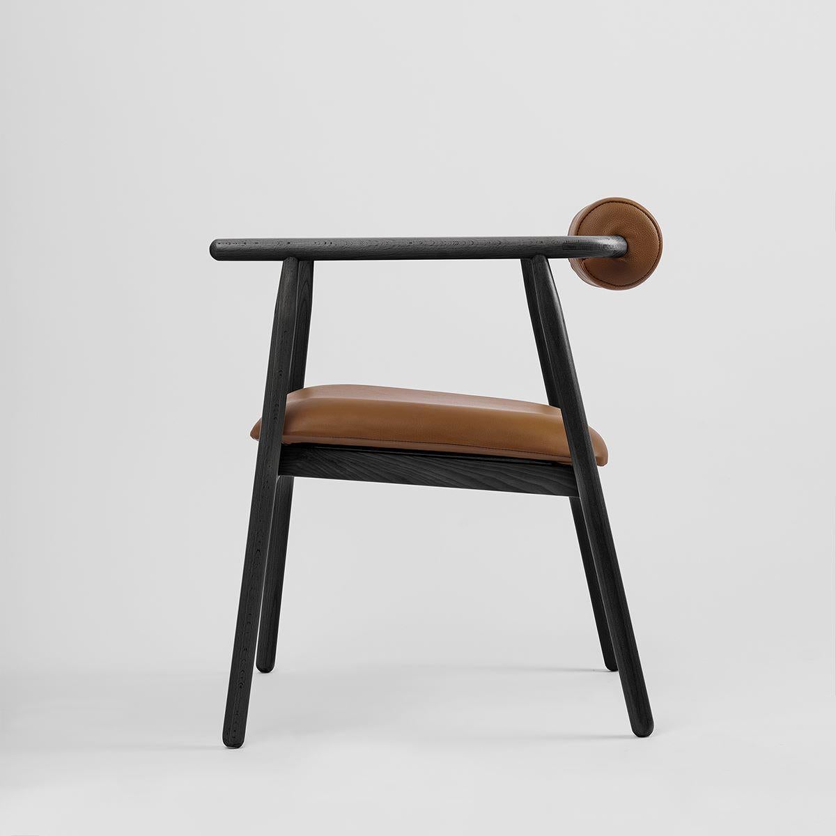Manguito Dining Chair in Black Oak (Holzarbeit) im Angebot