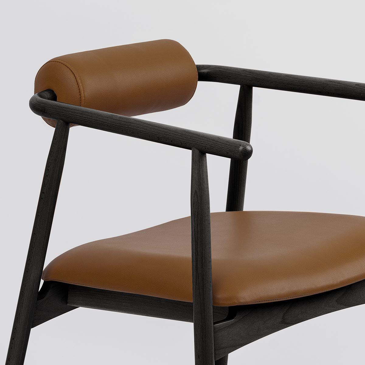 Manguito Dining Chair in Black Oak (Leder) im Angebot
