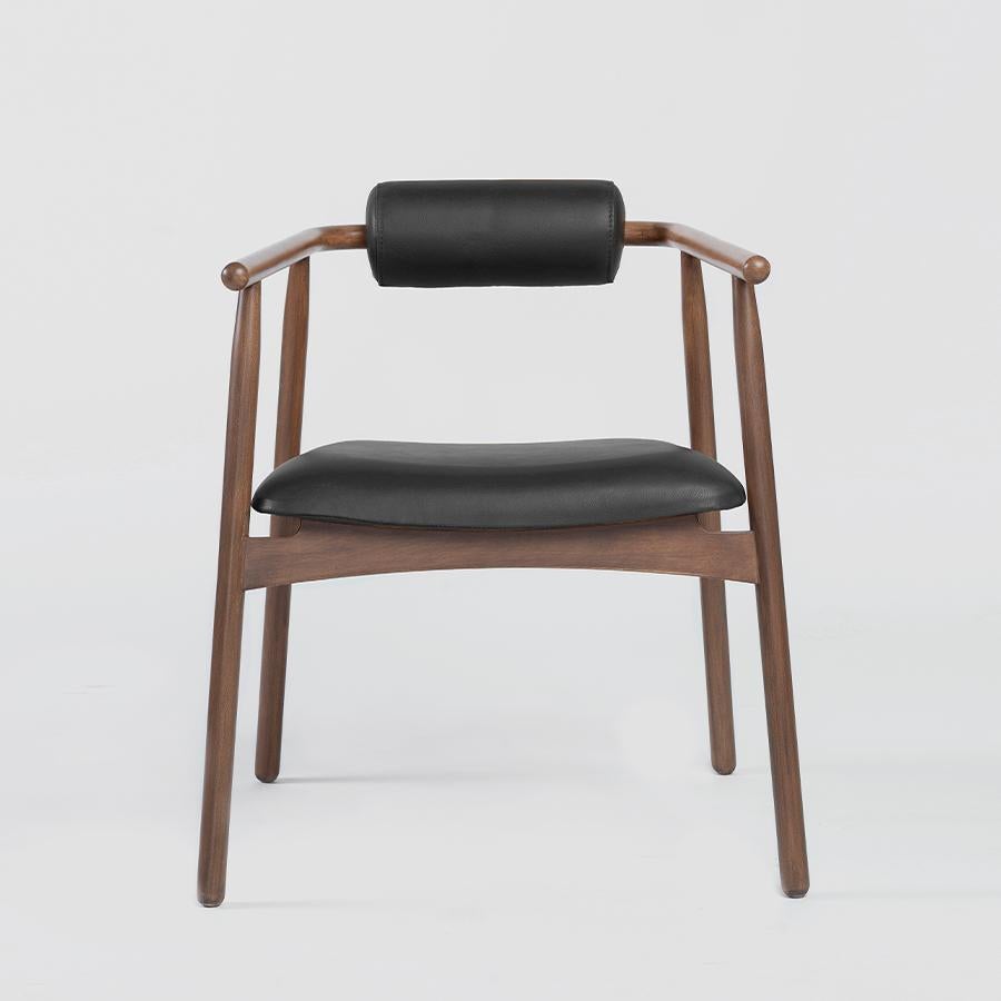Manguito-Esszimmerstuhl aus Holz und Leder (Moderne) im Angebot