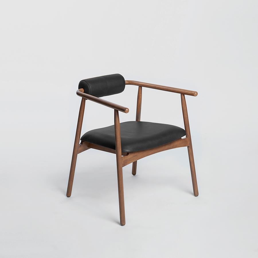 Manguito-Esszimmerstuhl aus Holz und Leder im Zustand „Neu“ im Angebot in San Pedro Garza García, N.L.