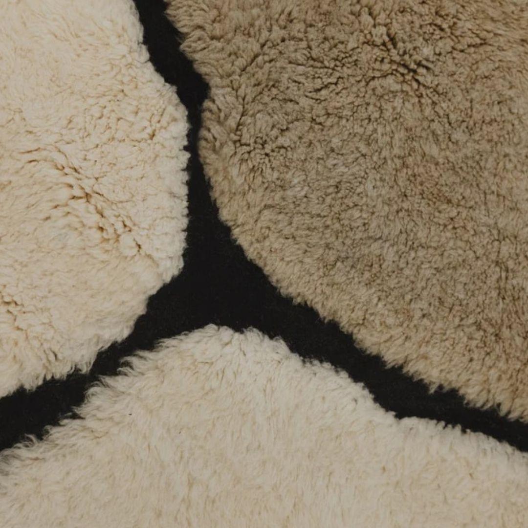 MANHATTAN Individueller Berberteppich aus Wolle Modern Handgewebt Groß Minimalistisch Zeitgenössisch (Gewebt) im Angebot