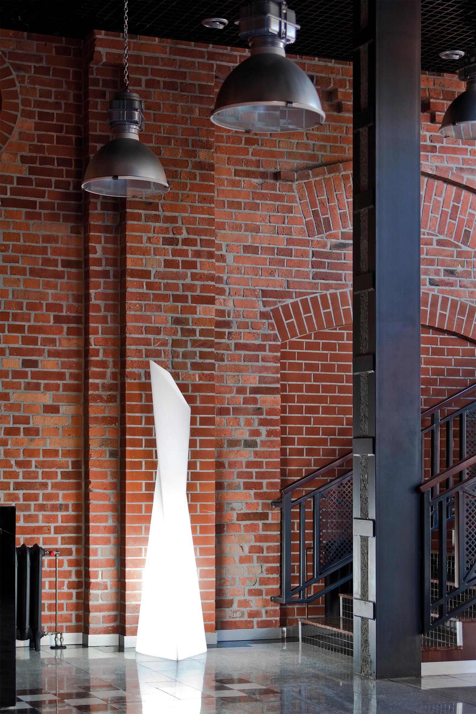 Italian Manhattan Floor Lamp by Giò Colonna Romano For Sale