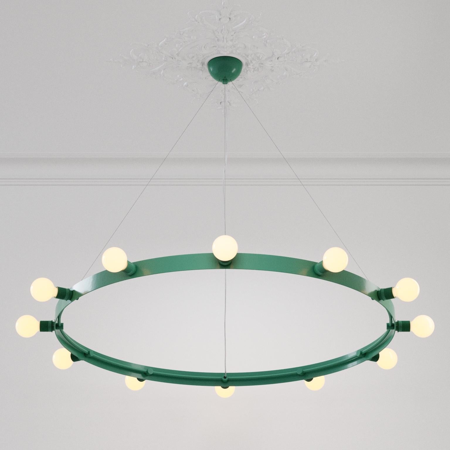 Moderno MANHATTAN - Lampadario grande in smalto verde di Blueprint Lighting in vendita
