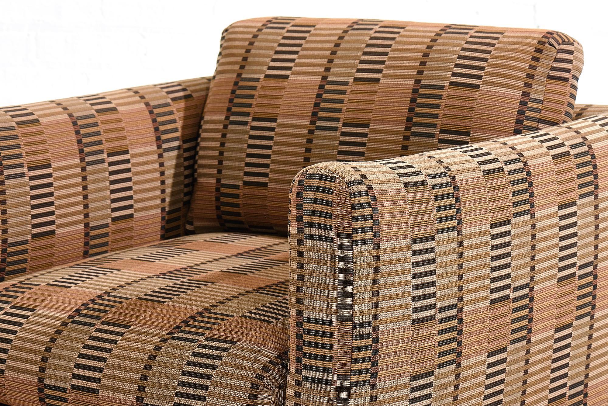 Modern Manhattan Lounge Chairs in Bauhaus Fabric, Dunbar 1980 For Sale