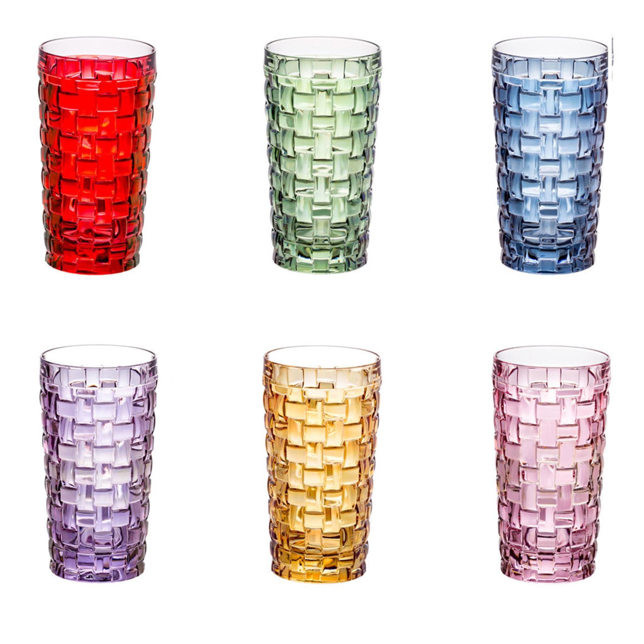 Colorful and eye-catching, this set is part of the Manhattan Collection. Each glass is hand decorated and boasts a superb geometric texture resulting from the juxtaposition of a myriad of rectangles that create striking effects when reflecting the