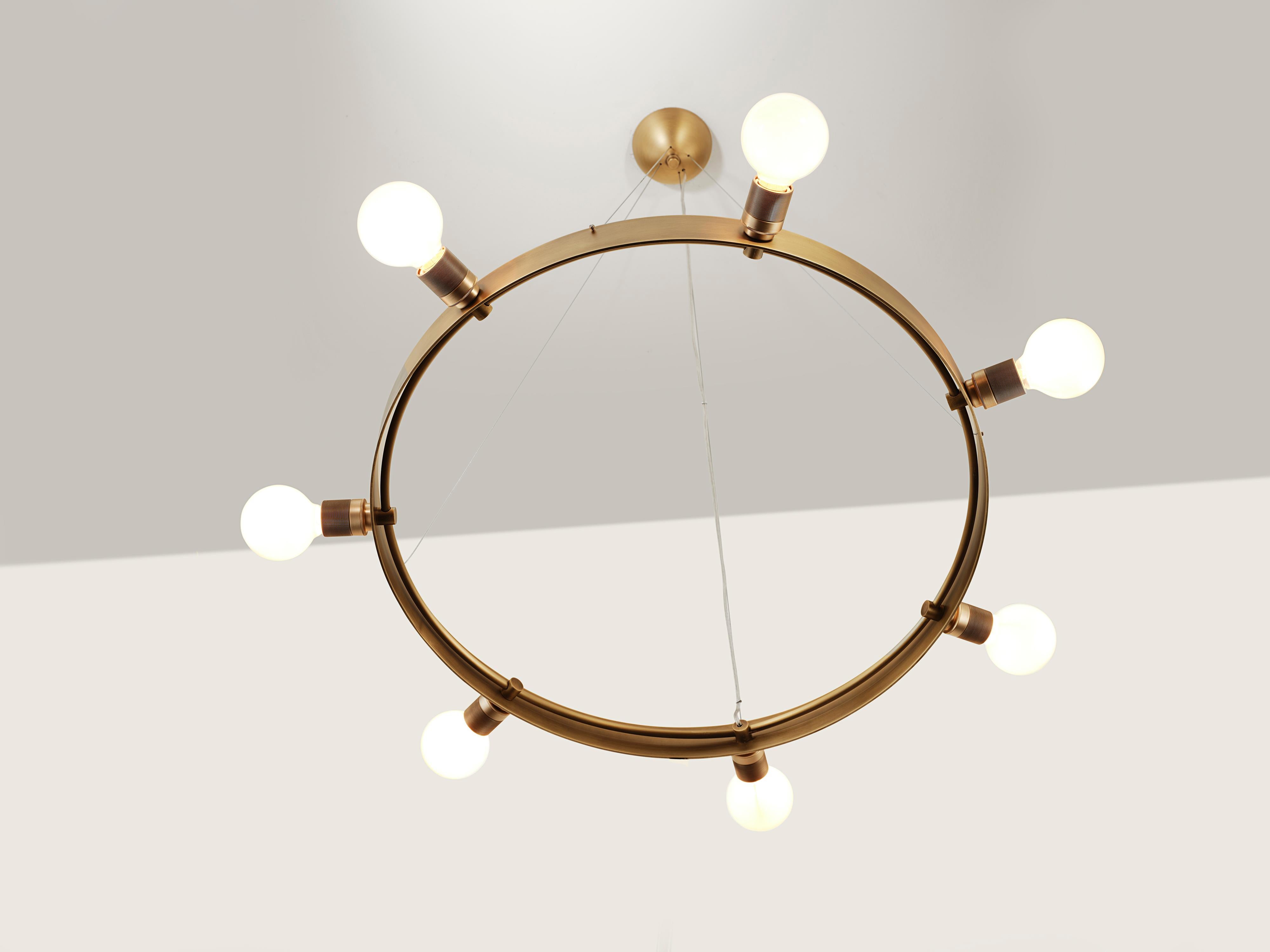 Moderno MANHATTAN - Lampadario SMALL in ottone di Brownstone Boys x Blueprint Lighting in vendita