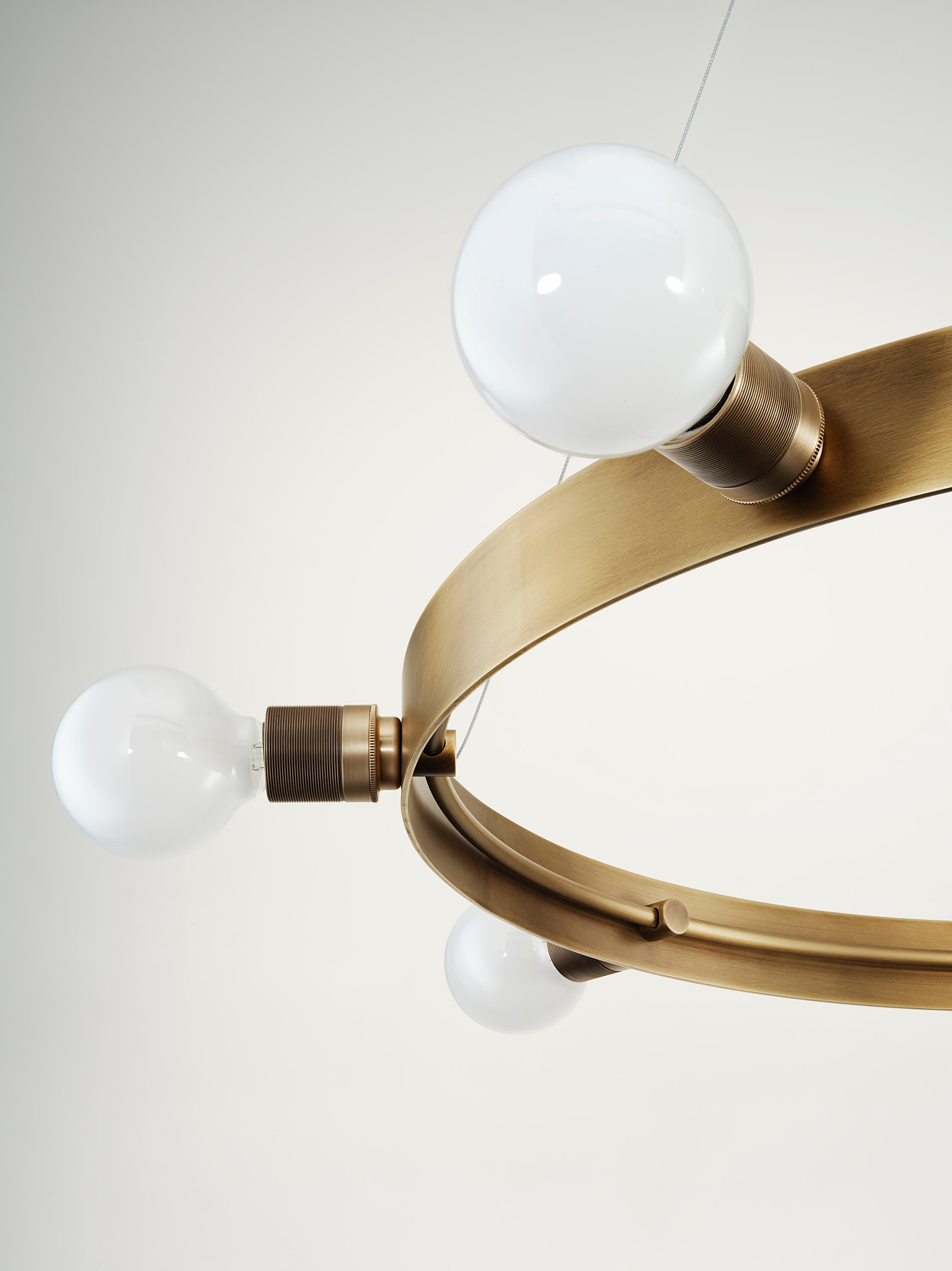 MANHATTAN - Lampadario SMALL in ottone di Brownstone Boys x Blueprint Lighting In condizioni Nuovo in vendita a New York, NY