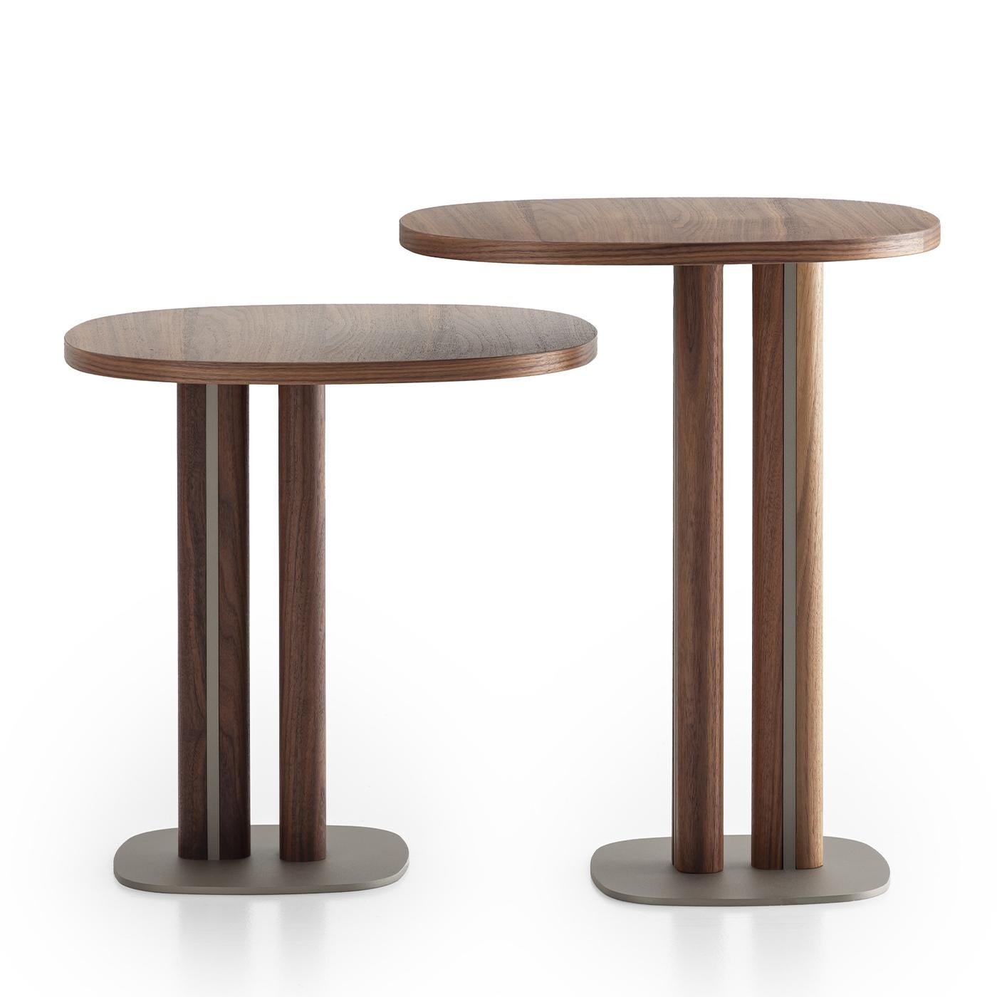 Mesa auxiliar alta asimétrica de nogal Manhattan de Morica Design Italiano en venta
