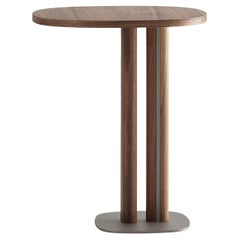 Table d'appoint haute asymétrique en noyer Manhattan par Morica Design