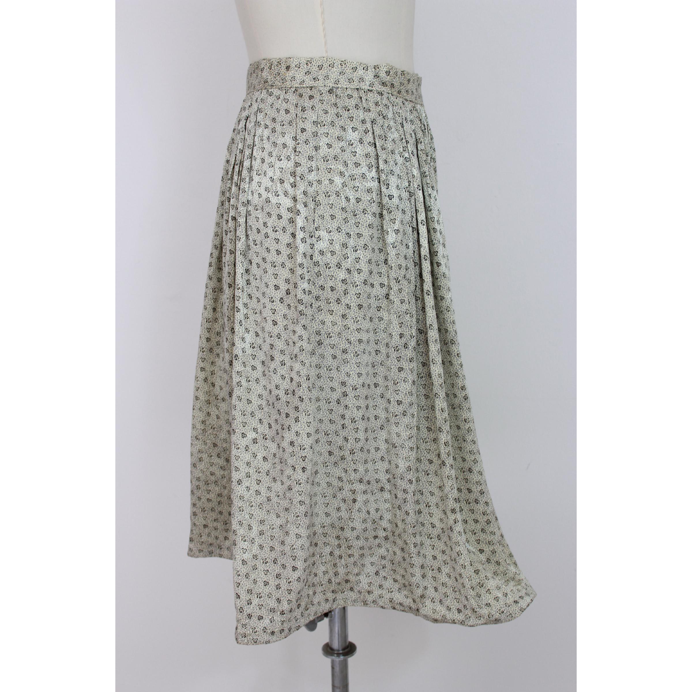 Mani by Armani Gray Viscose Wallet Rigid Floral Flared Skirt  In Excellent Condition In Brindisi, Bt