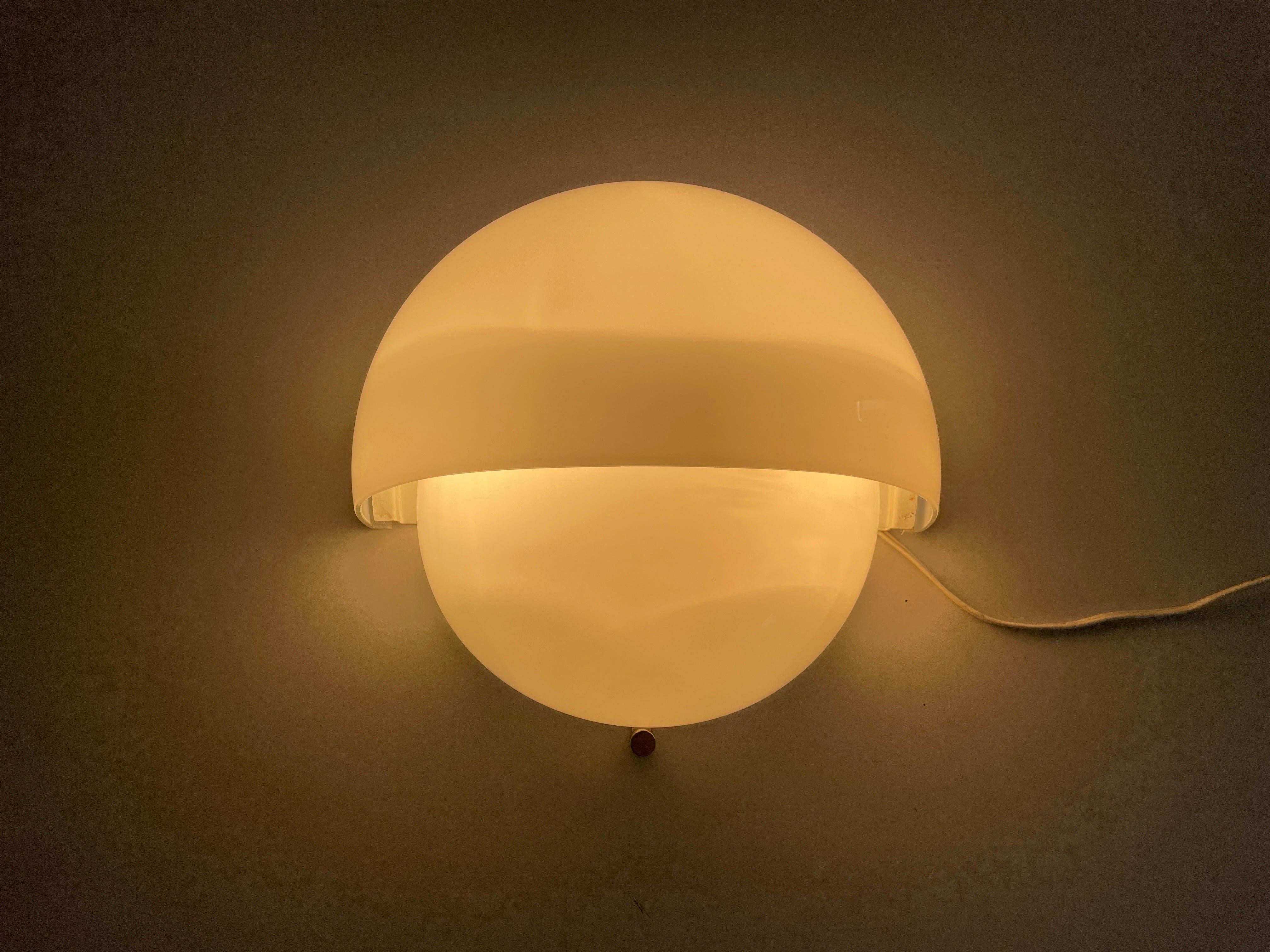 Sconce singole di grandi dimensioni 'Mania' di Vico Magistretti per Artemide, anni '60, Italia in vendita 4