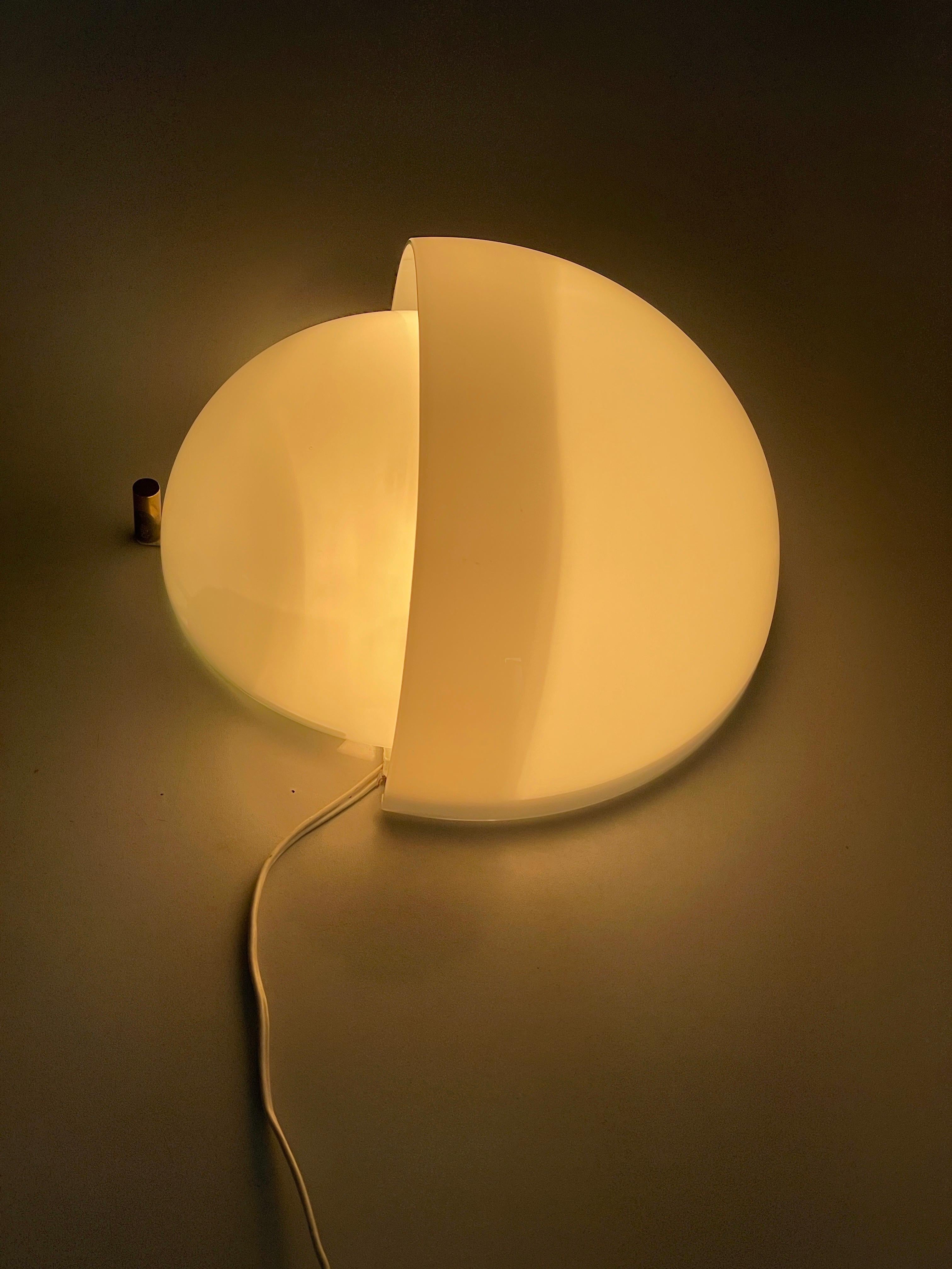 Sconce singole di grandi dimensioni 'Mania' di Vico Magistretti per Artemide, anni '60, Italia in vendita 8