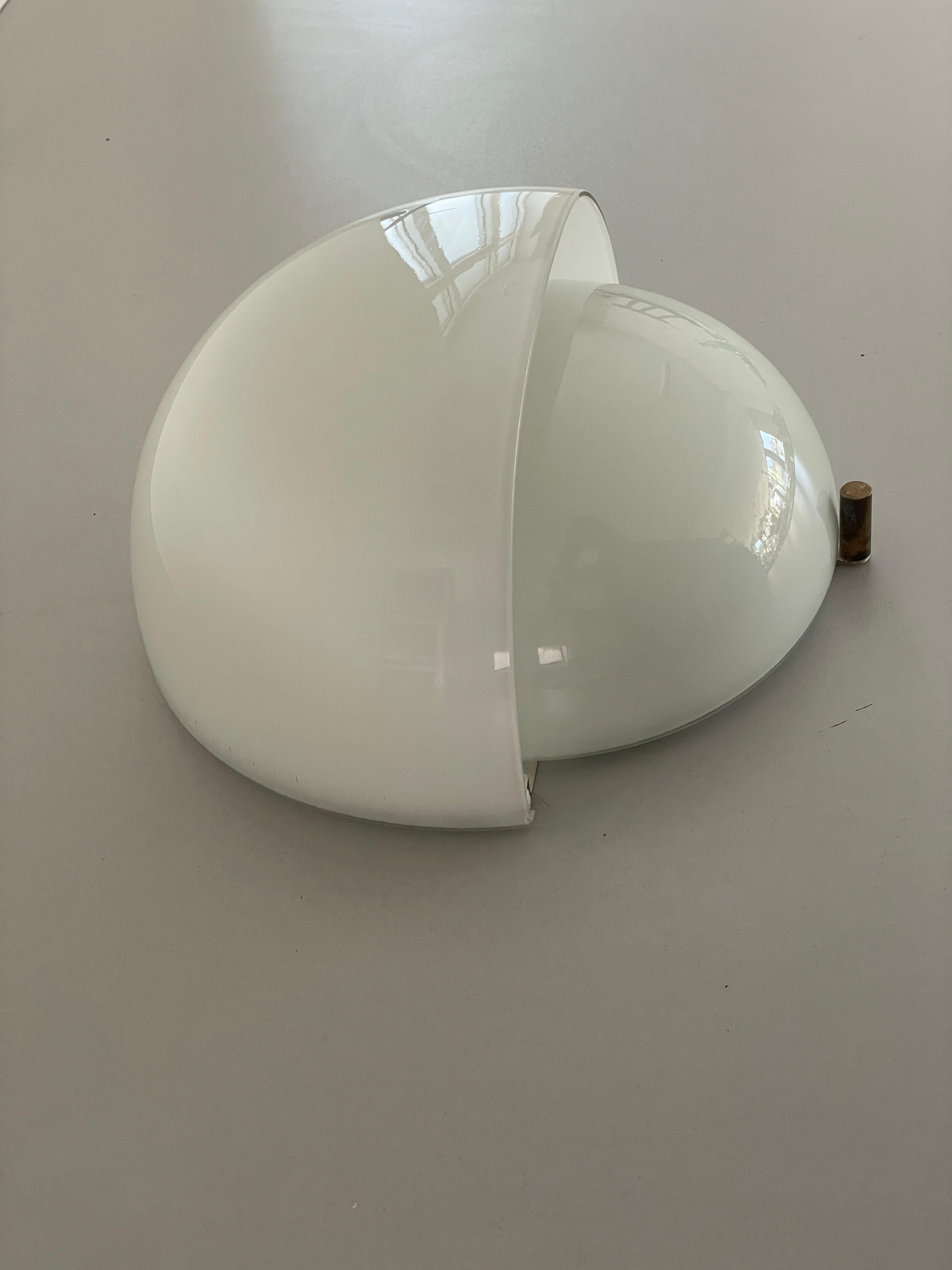 Sconce singole di grandi dimensioni 'Mania' di Vico Magistretti per Artemide, anni '60, Italia in vendita 1