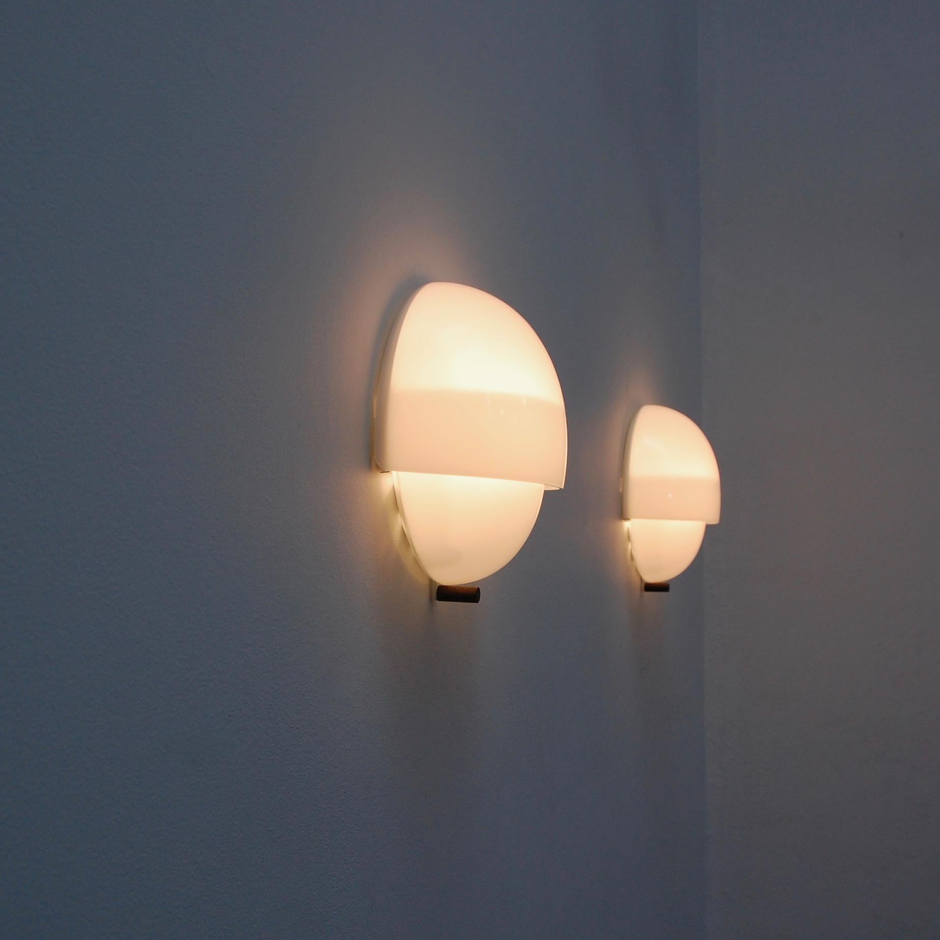 Mania Sconces in Glass by Vico Magistretti for Artemide 3