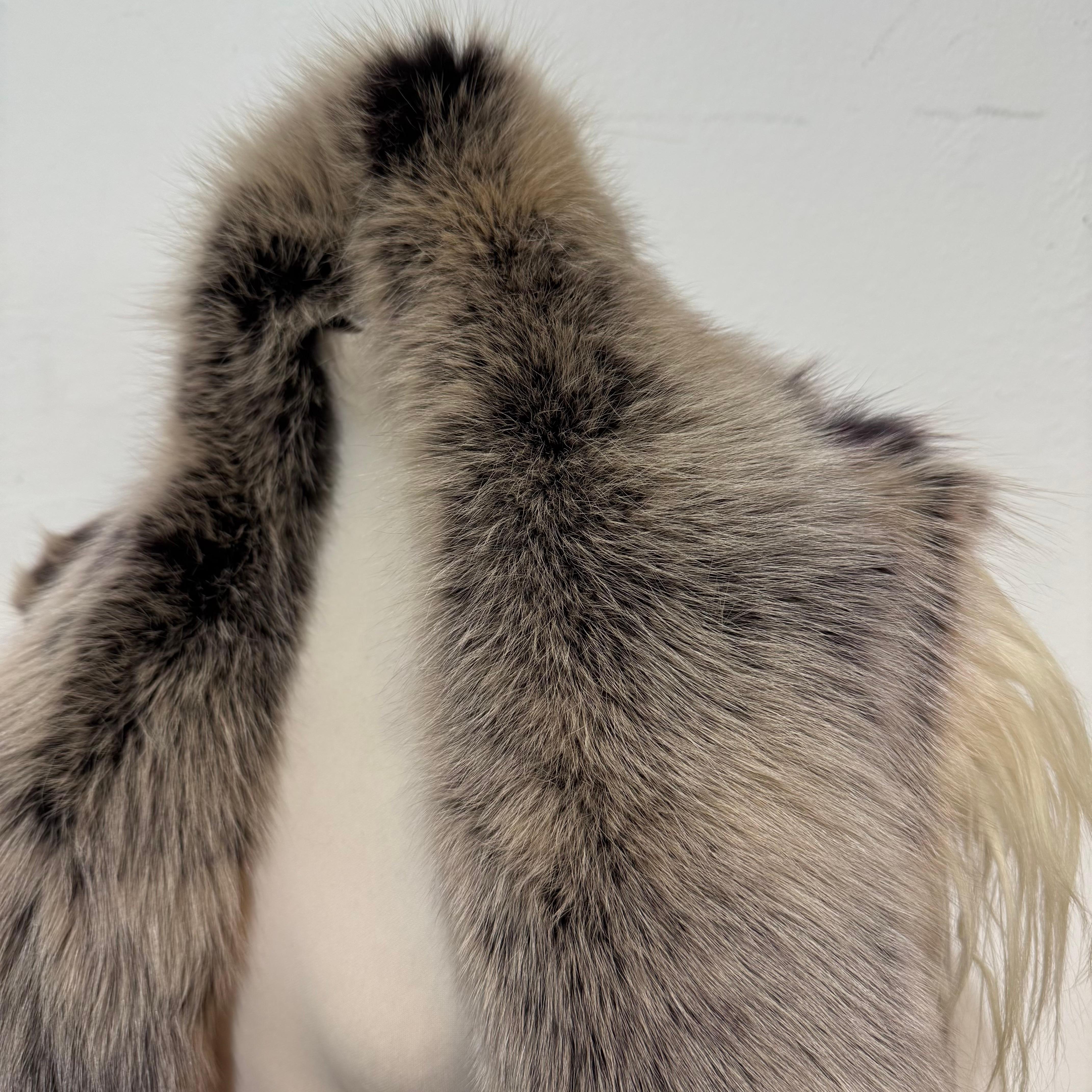 Marron Maniac Corp Manteau gris en cachemire et fourrure Taille 1 en vente