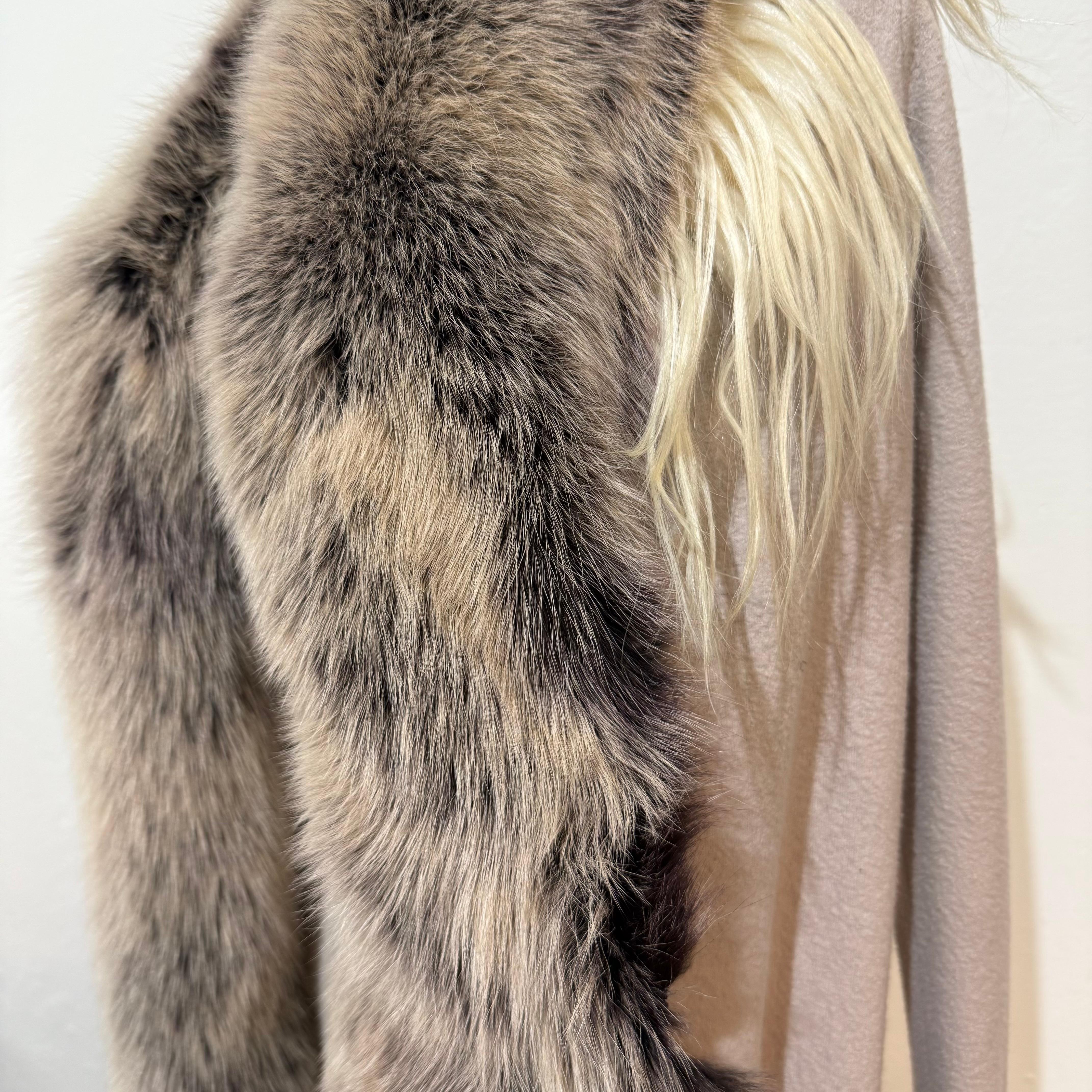 Maniac Corp Manteau gris en cachemire et fourrure Taille 1 Bon état - En vente à Gazzaniga (BG), IT