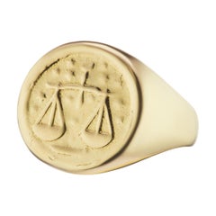 Maniamania Zodiac Signet Ring in 14 Karat Yellow Gold, Libra