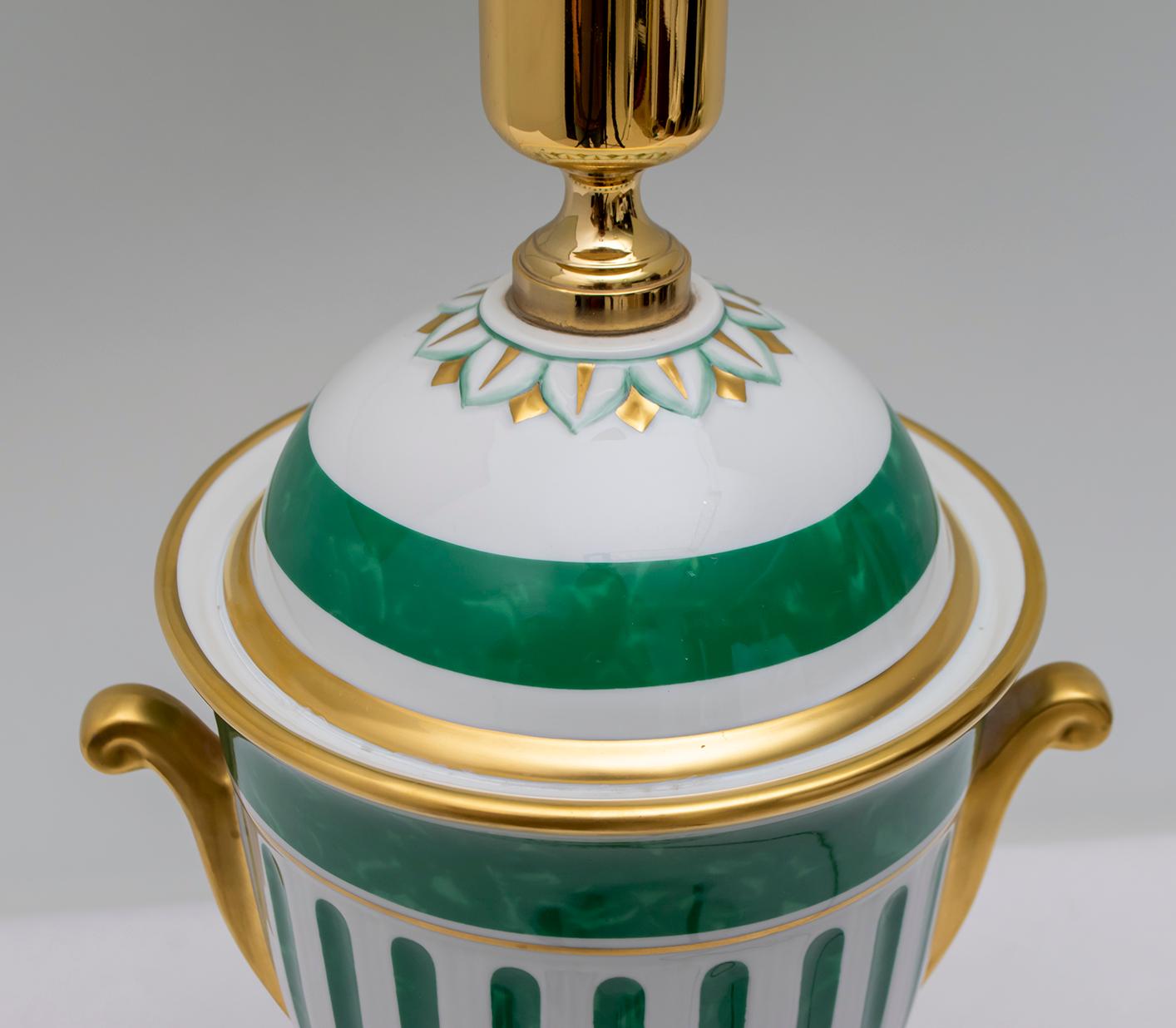 Late 20th Century Manifattura Artistica Le Porcellane Italian Gold-Plated Table Lamp Hand Painted For Sale