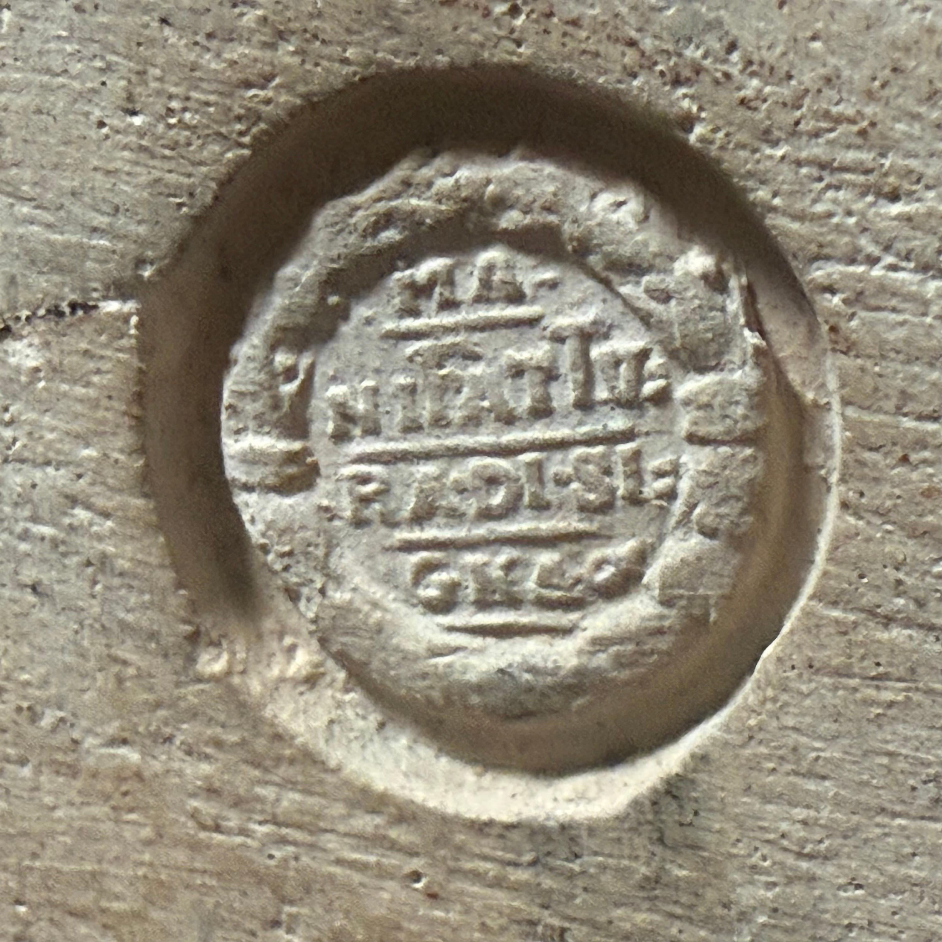 20ième siècle Manifattura di Signa de Florence Guéridon en terre cuite Circa 1900 en vente