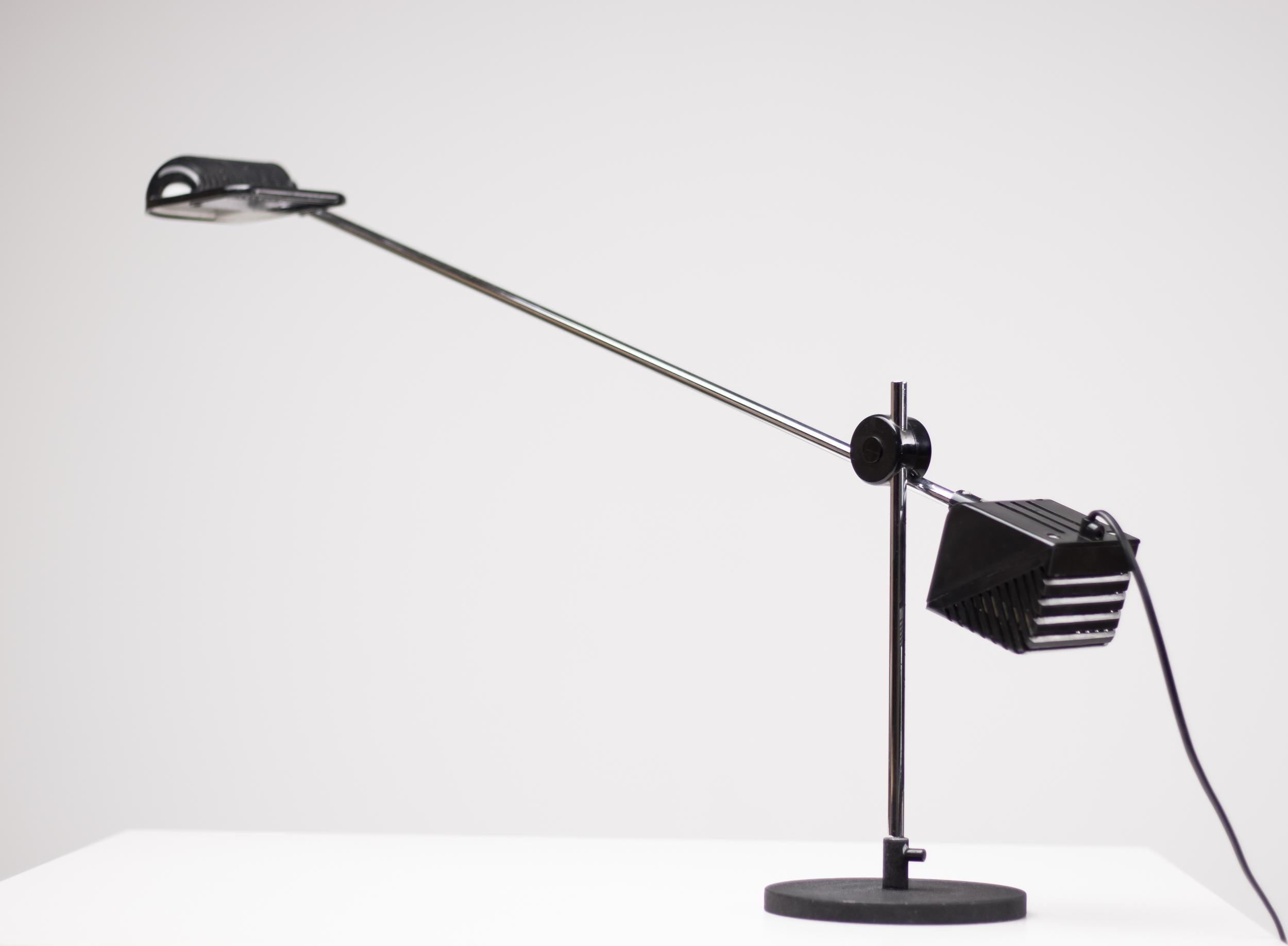 Maniglia table lamp designed by De Pas, Lomazzi and D'Urbino for Stilnovo.
Marked.