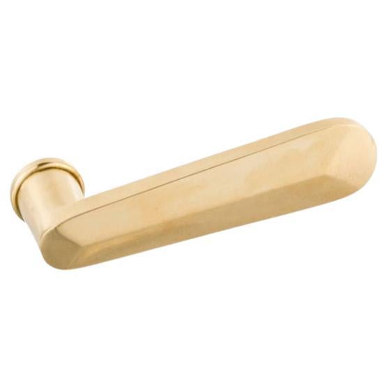 Maniglia media cuneiforme in ottone Novecento in vendita