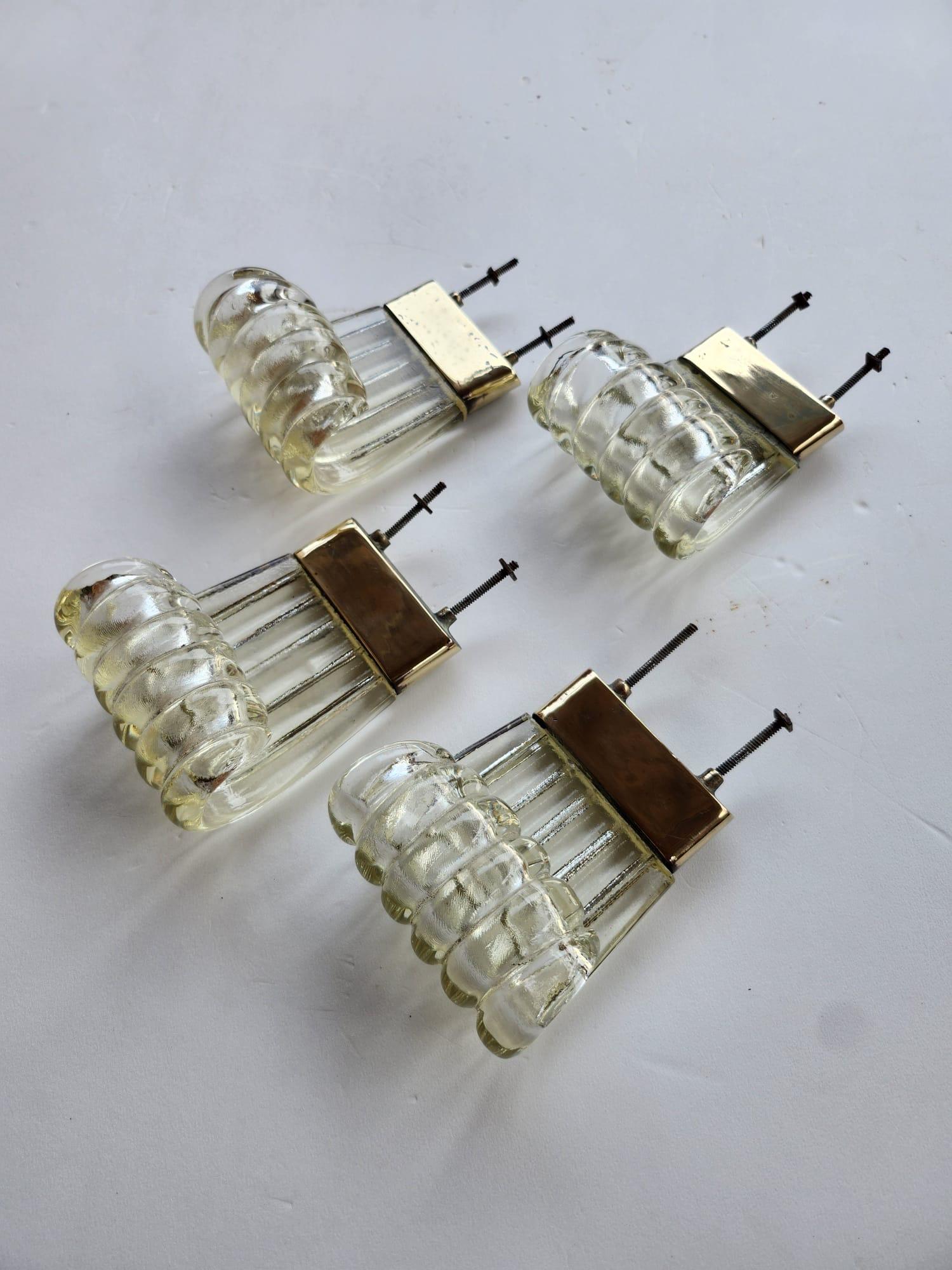 Bellissime maniglie stile Art Deco in vetro di Murano di Seguso in  ottone lucidato
