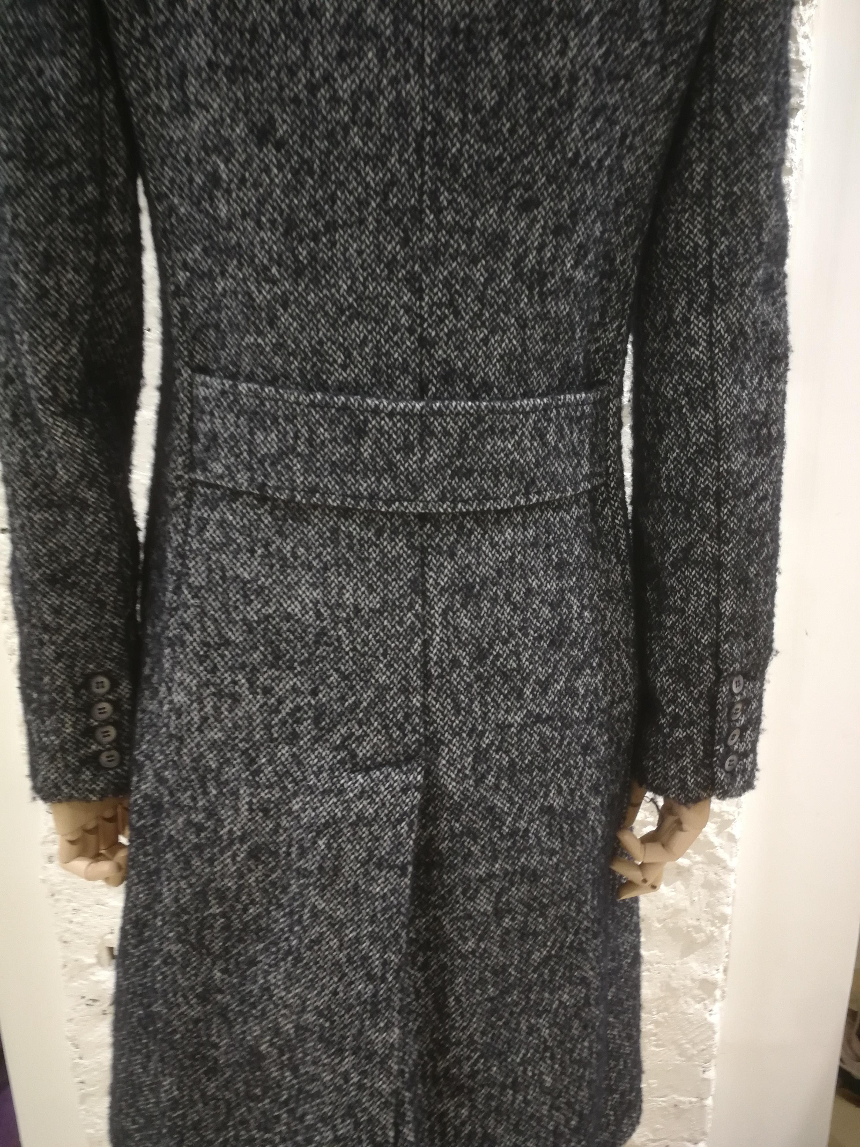 Manila Grace Blue Tweed Coat In Excellent Condition In Capri, IT