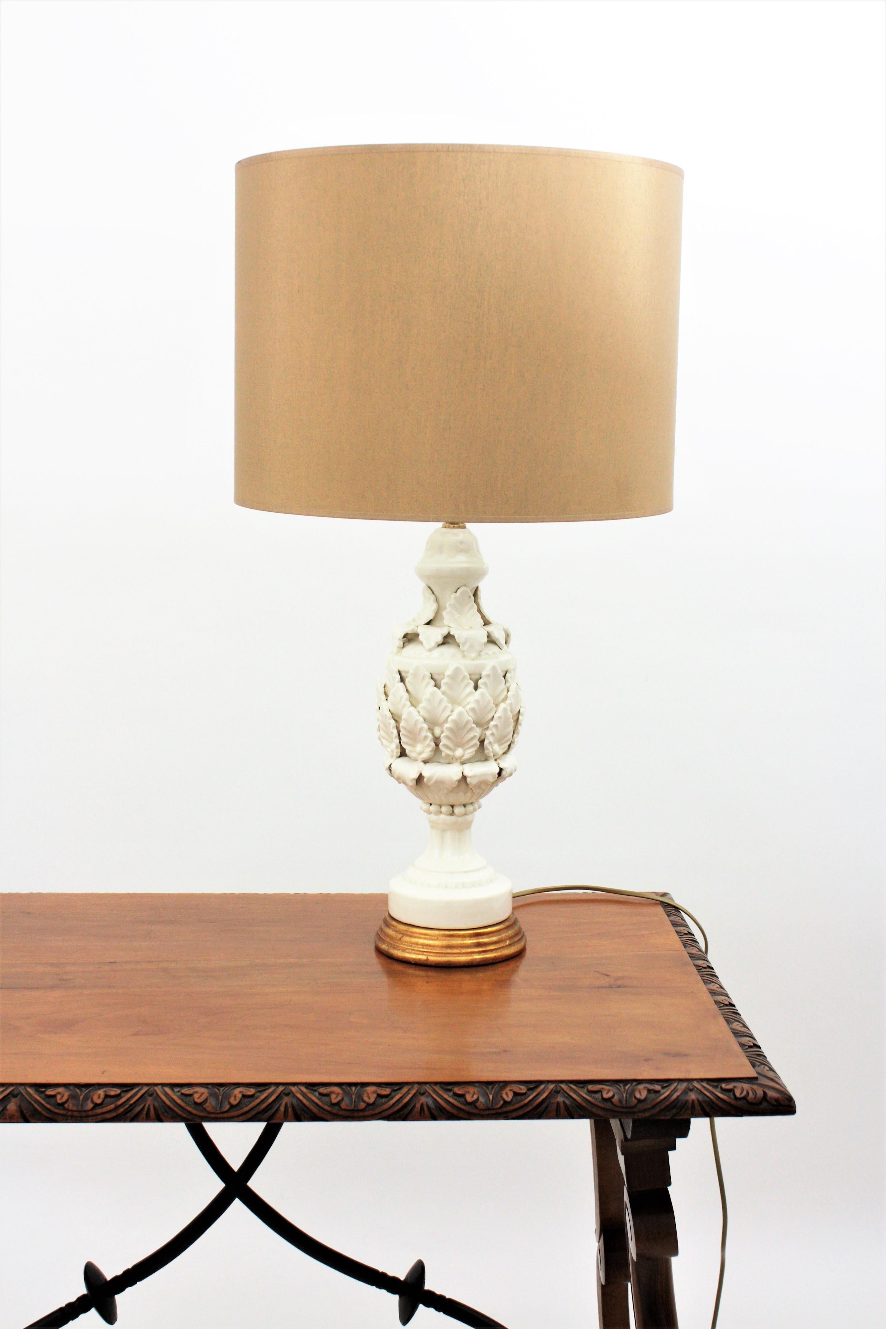 20th Century Spanish Manises Majolica White Glazed Ceramic Table Lamp on Giltwood Pedestal