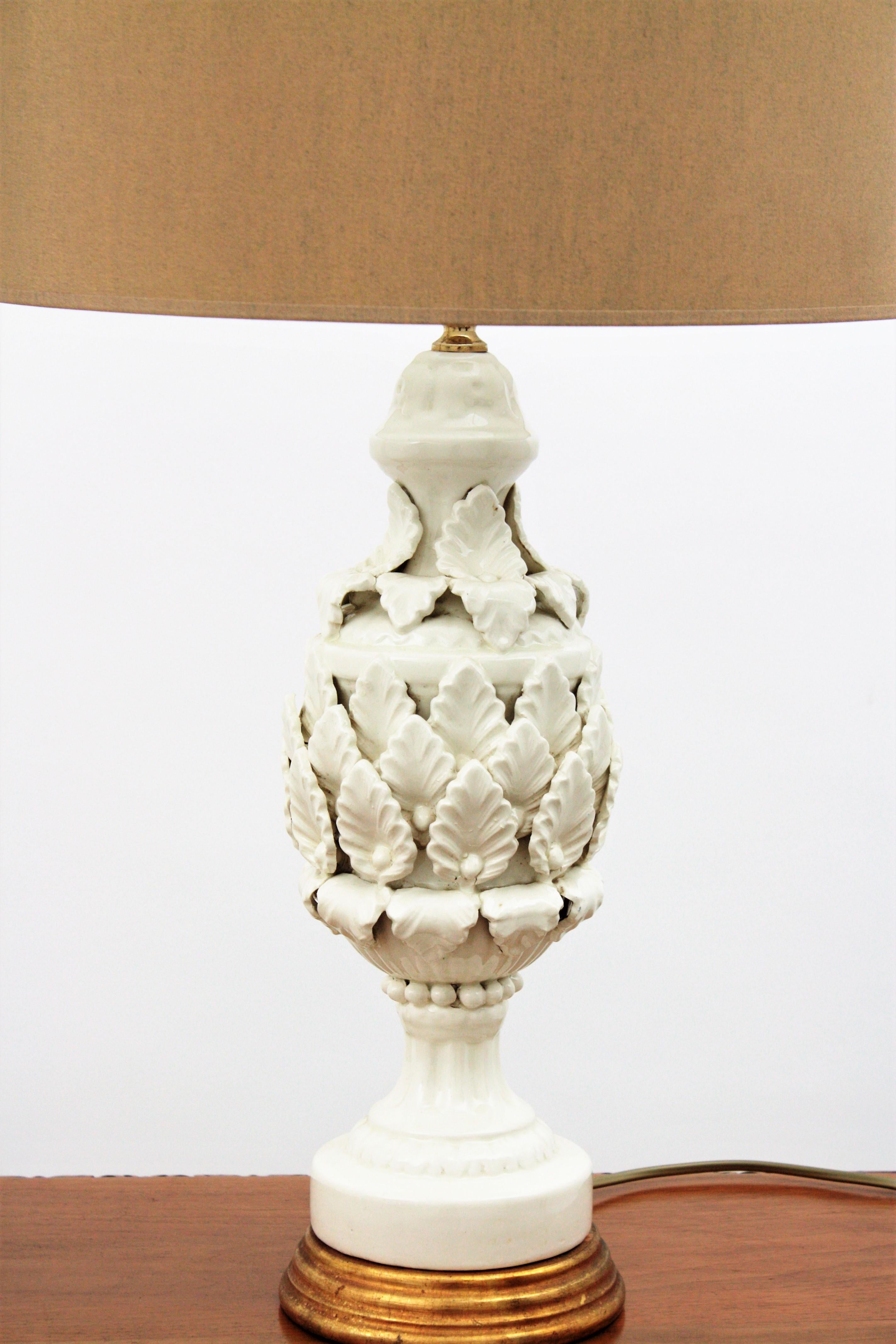 Spanish Manises Majolica White Glazed Ceramic Table Lamp on Giltwood Pedestal 1