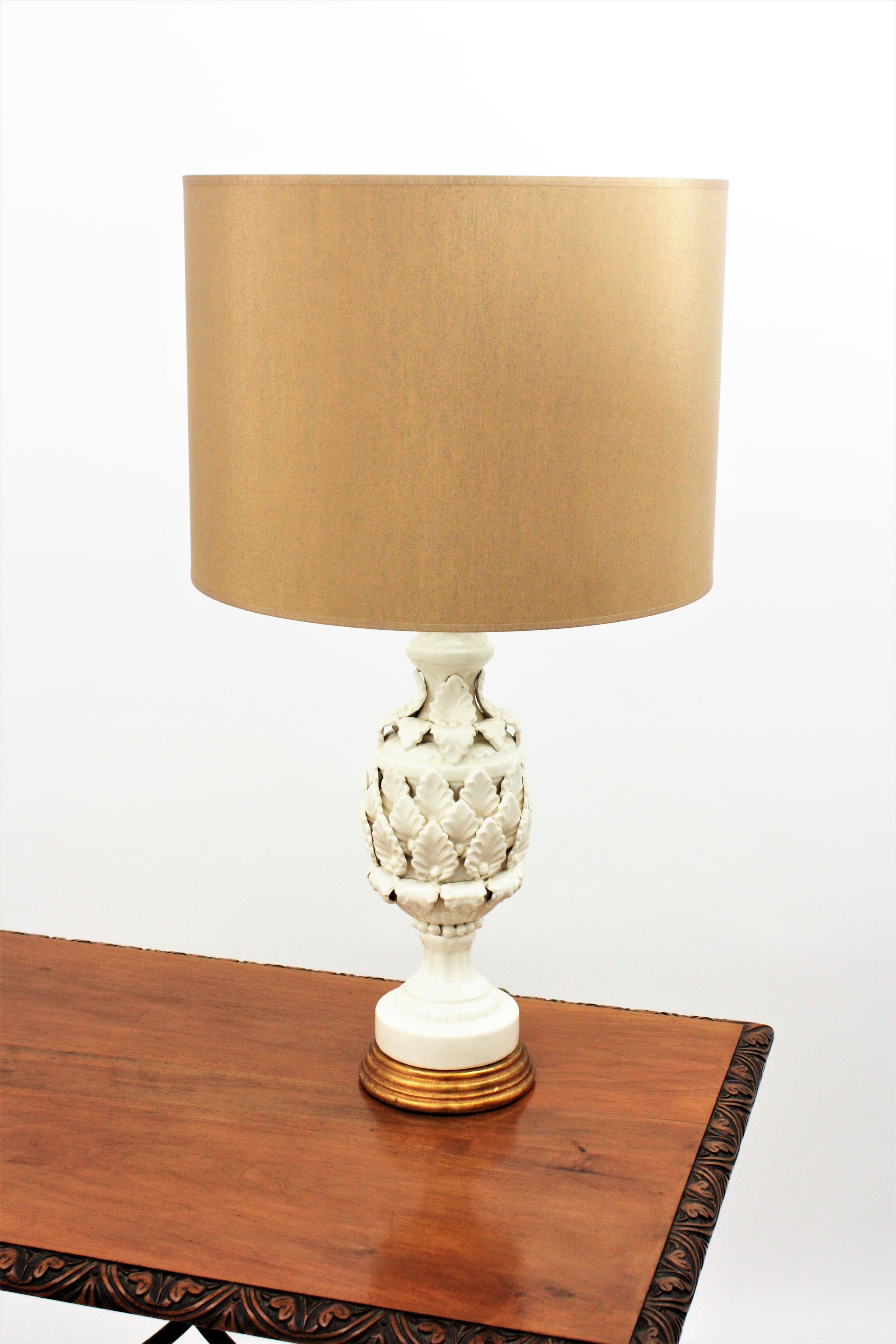 Spanish Manises Majolica White Glazed Ceramic Table Lamp on Giltwood Pedestal 2