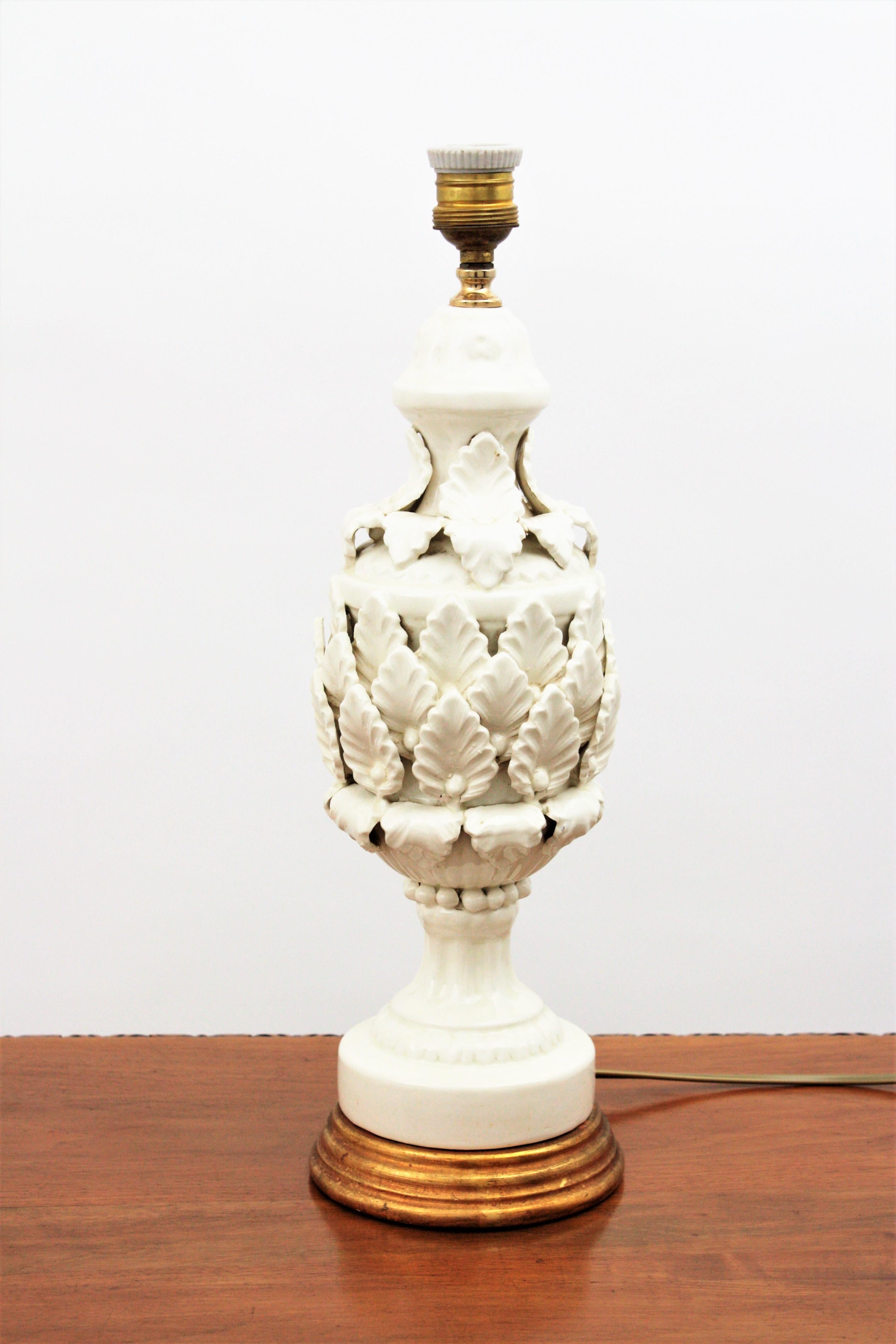 Spanish Manises Majolica White Glazed Ceramic Table Lamp on Giltwood Pedestal 3