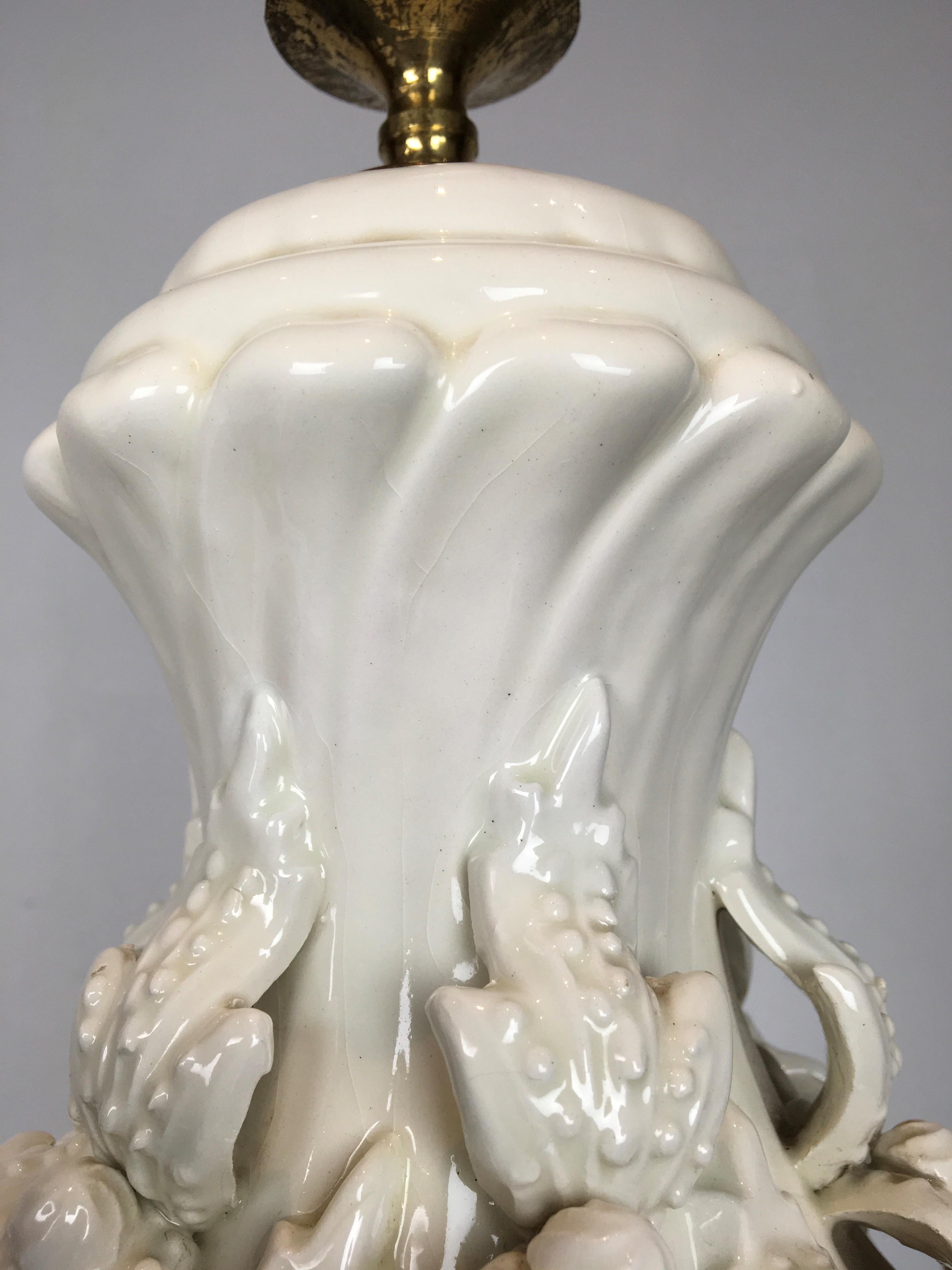Manises White Ceramic Table Lamp, Ceramicas Bondia, Spain, 1960s For Sale 8