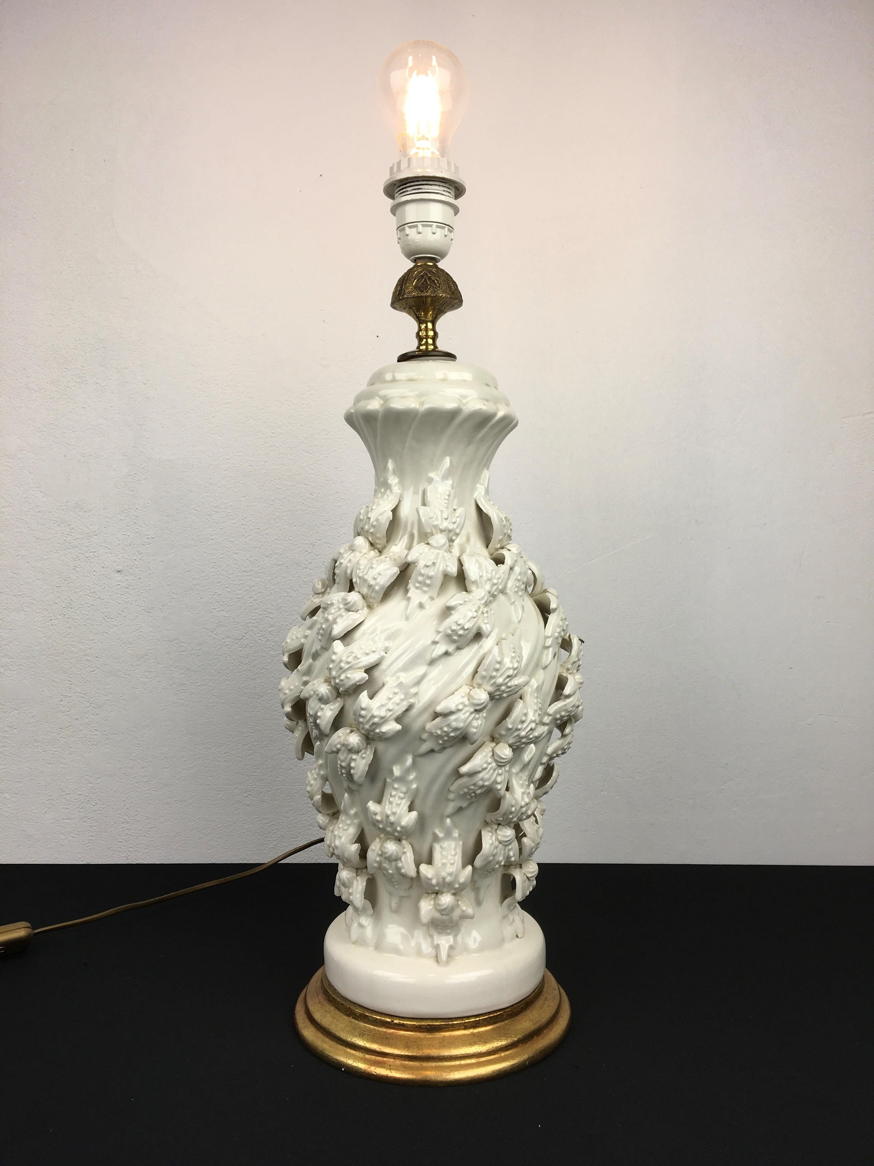 Manises White Ceramic Table Lamp, Ceramicas Bondia, Spain, 1960s For Sale 11