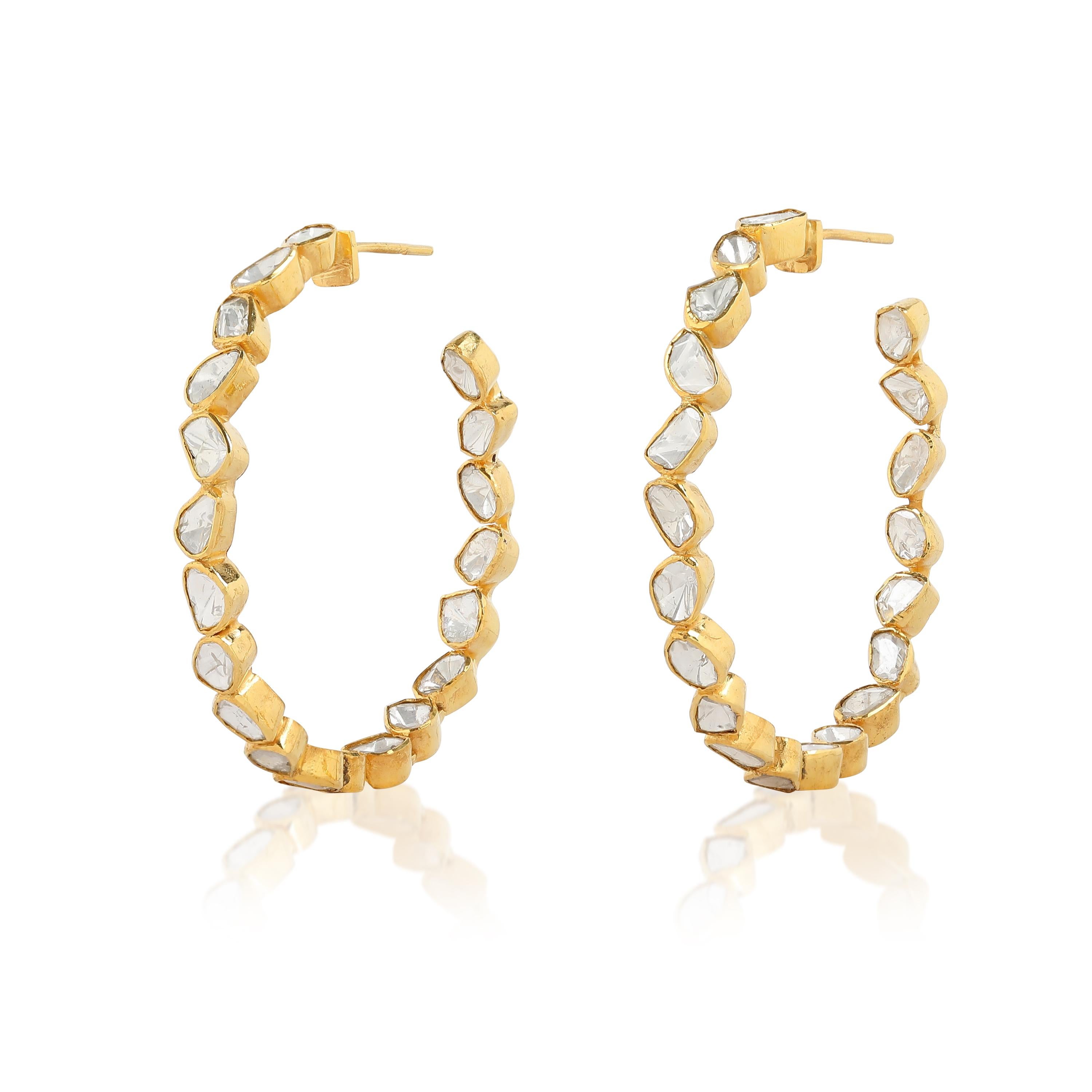 18 Karat Yellow Gold Large Hoop Earrings with Uncut Diamonds In New Condition For Sale In Singapore, SG