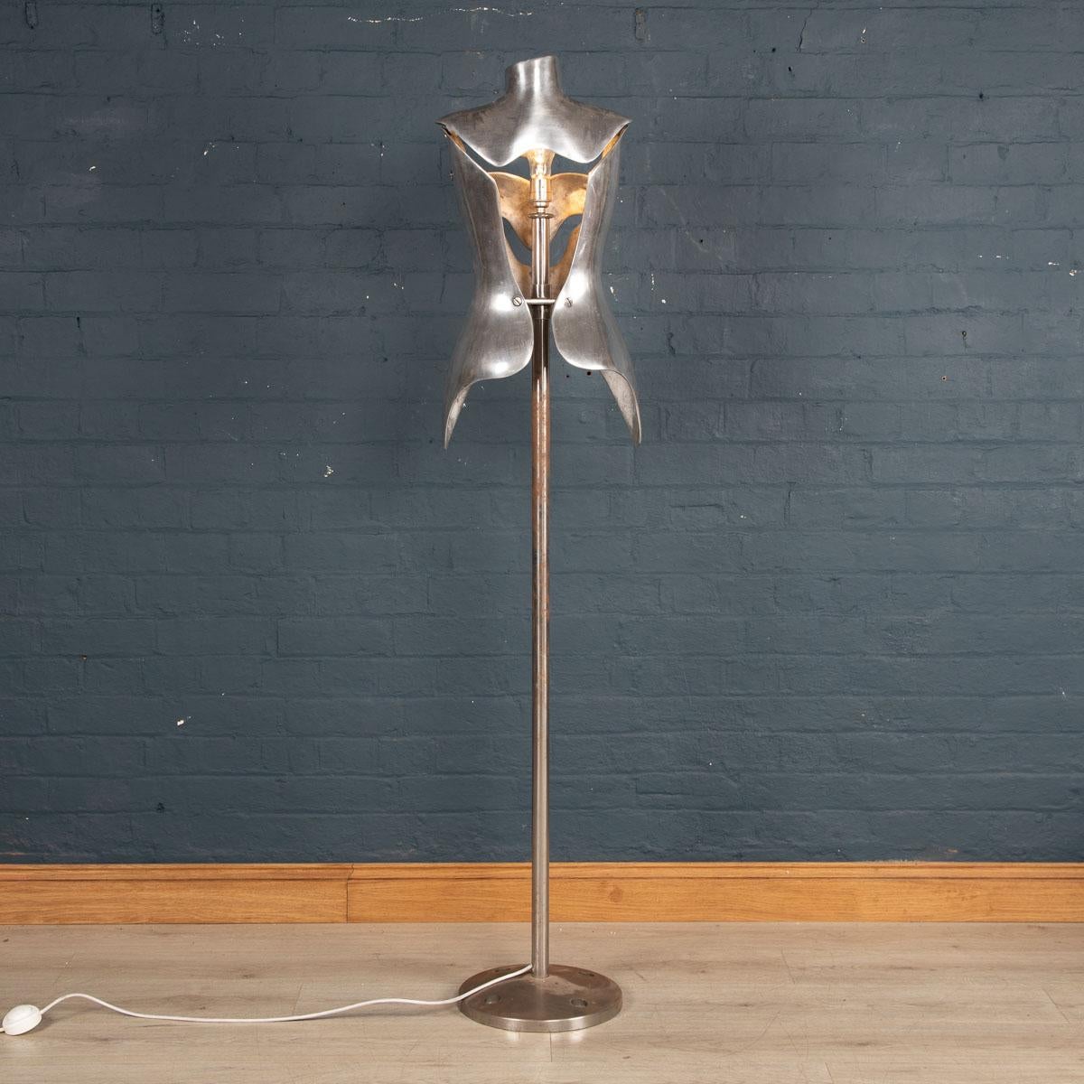 maniquin lamp