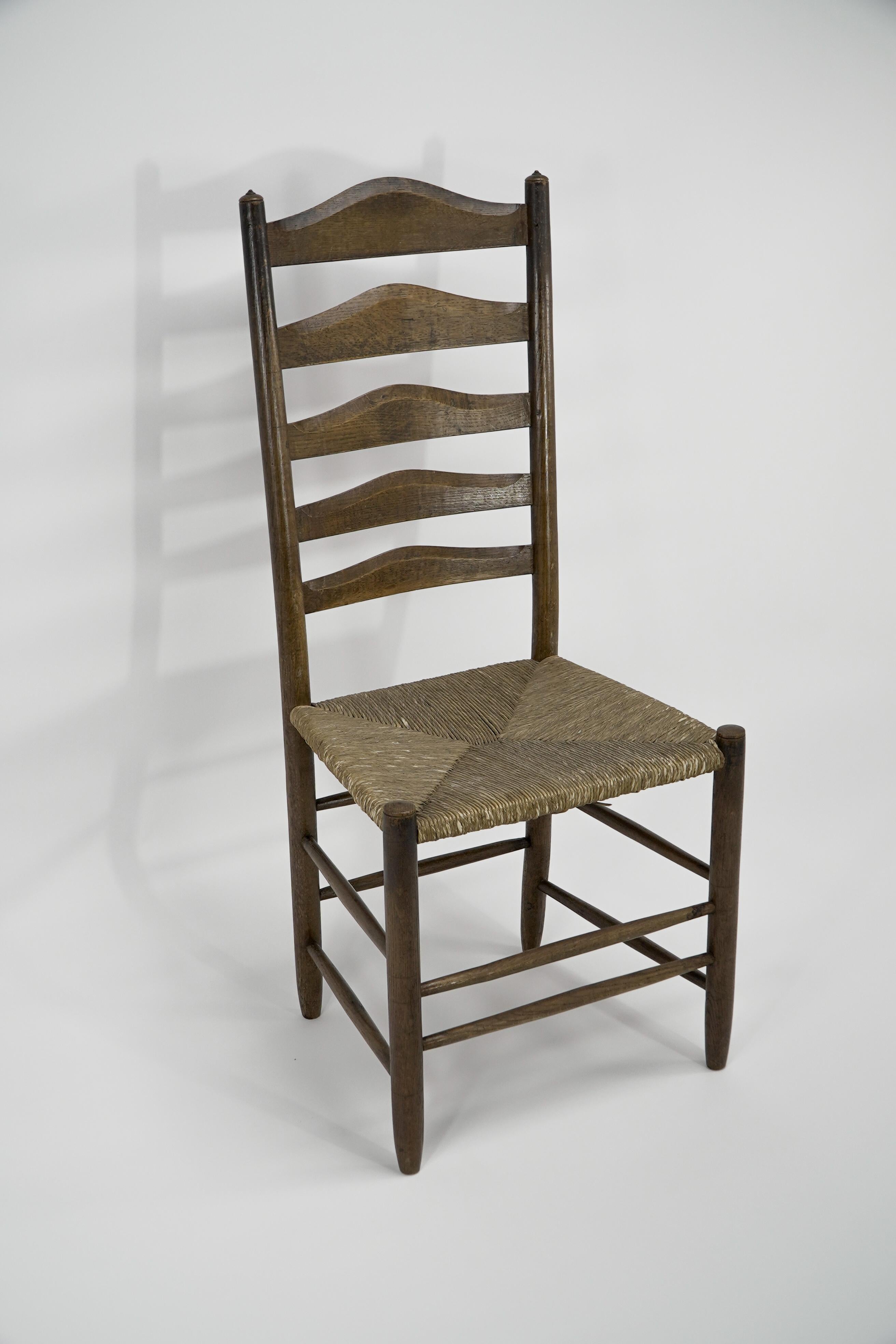 In der Art von E Gimson. Eine Reihe von drei schönen Qualität Eiche Leiter zurück Esszimmer Stühle im Zustand „Gut“ im Angebot in London, GB