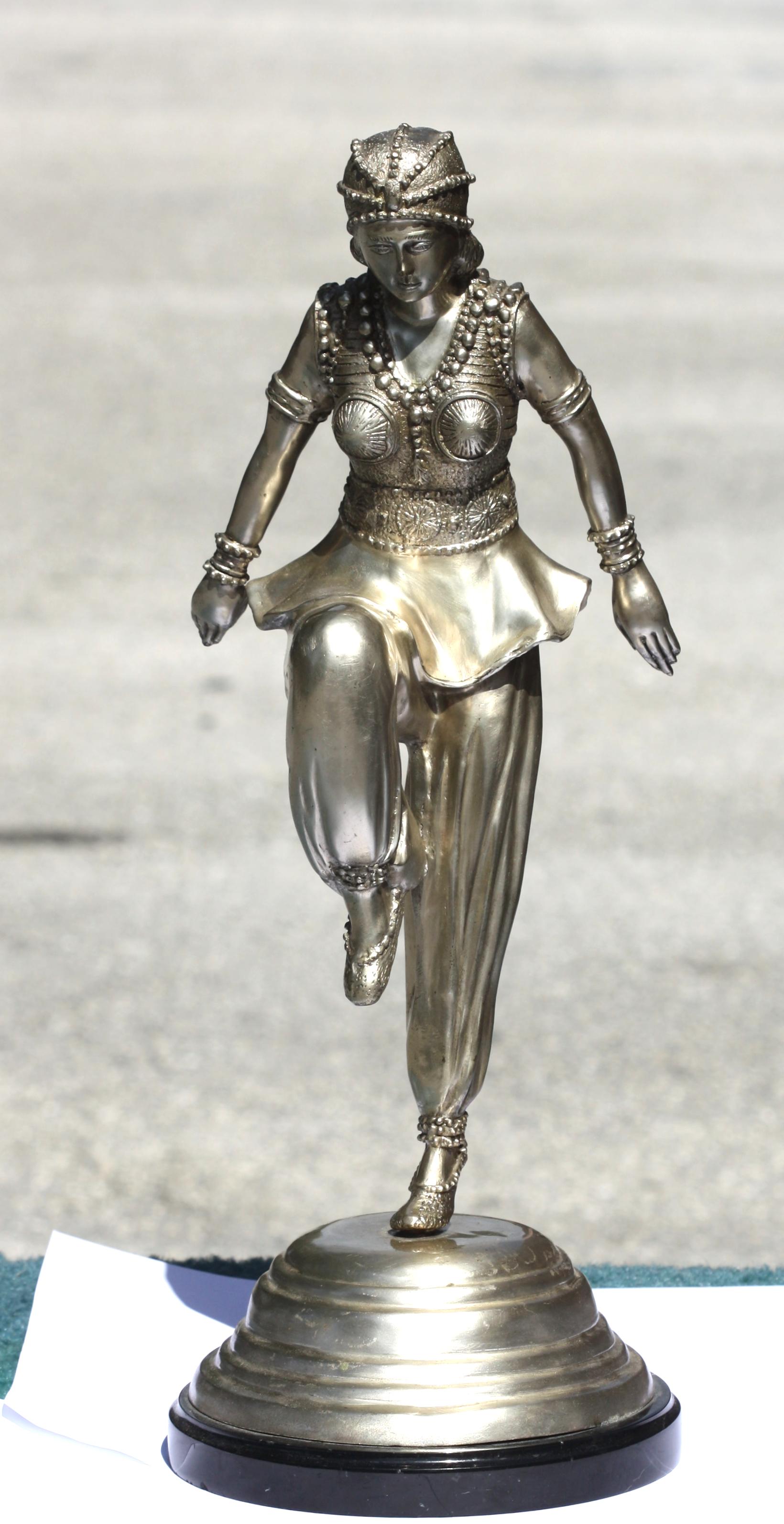 Maniera di Erte, Danzatrice femminile in bronzo argentato in vendita 2