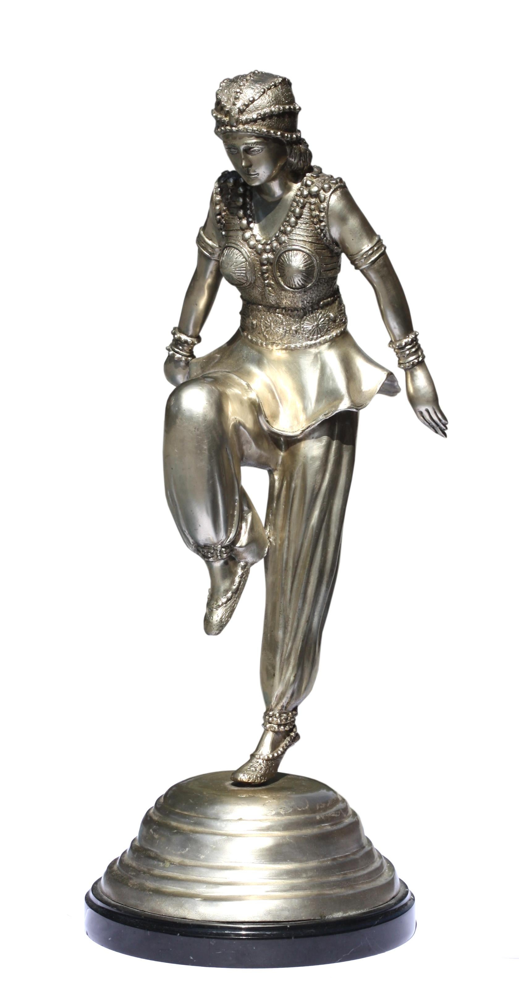 Maniera di Erte, Danzatrice femminile in bronzo argentato in vendita 3