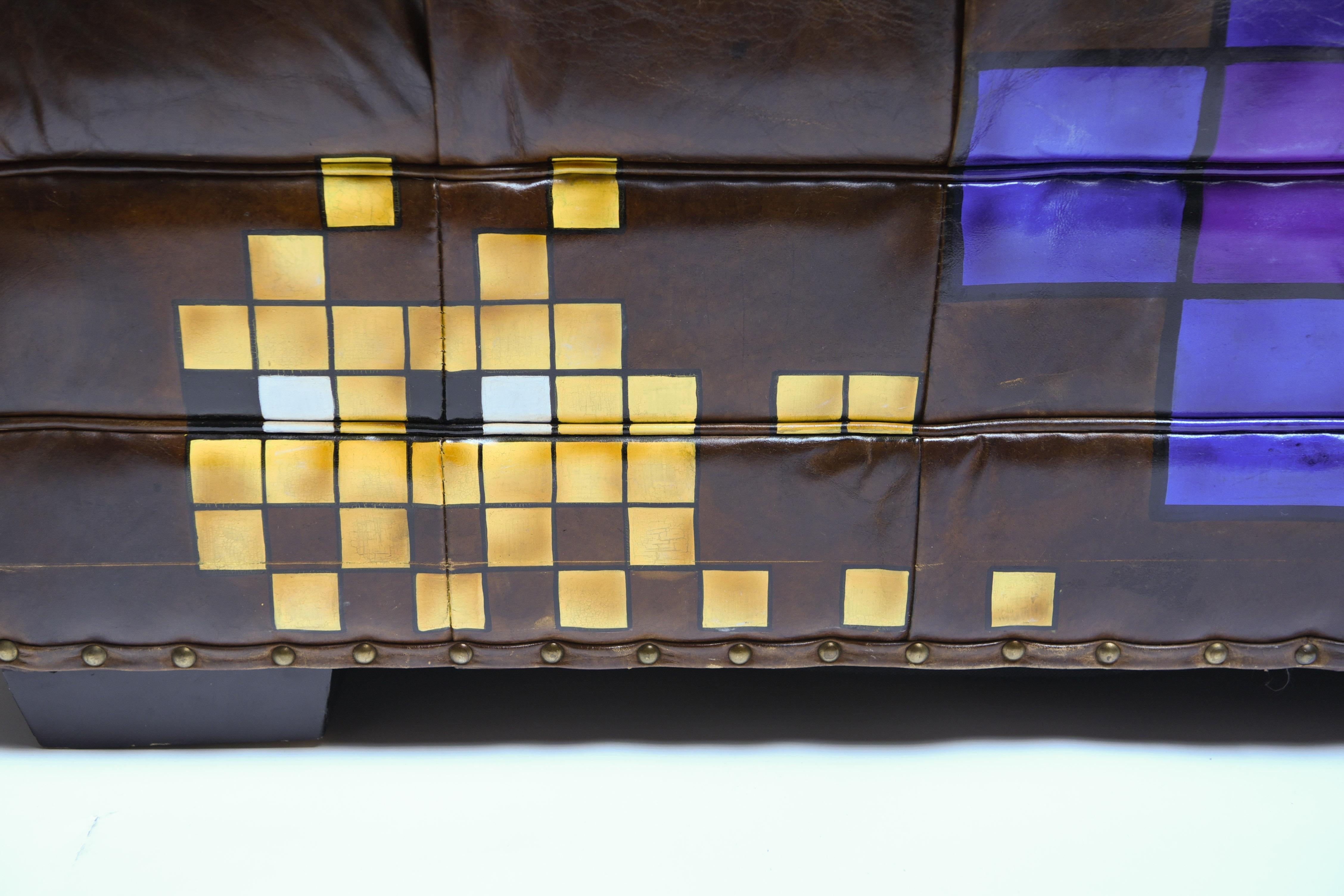 graffiti sofa