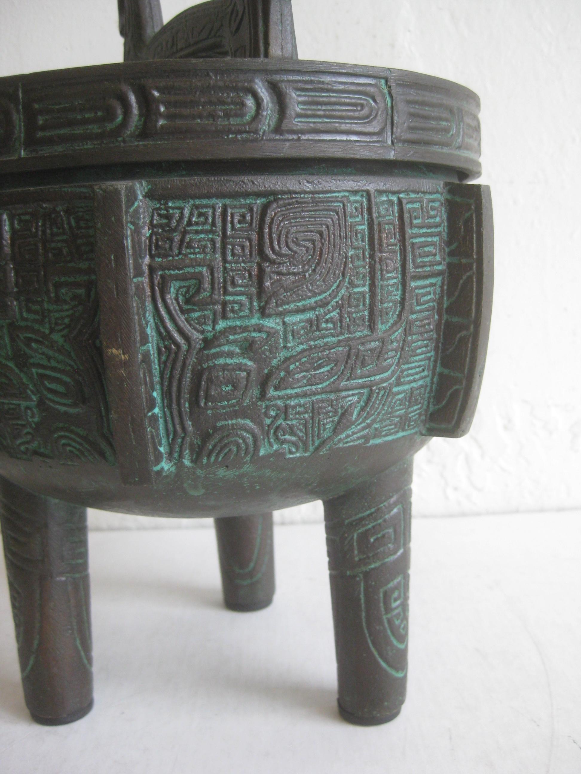 Manner of James Mont Asian Chinese Verdigris Design Bar Cocktail Ice Bucket In Excellent Condition For Sale In San Diego, CA