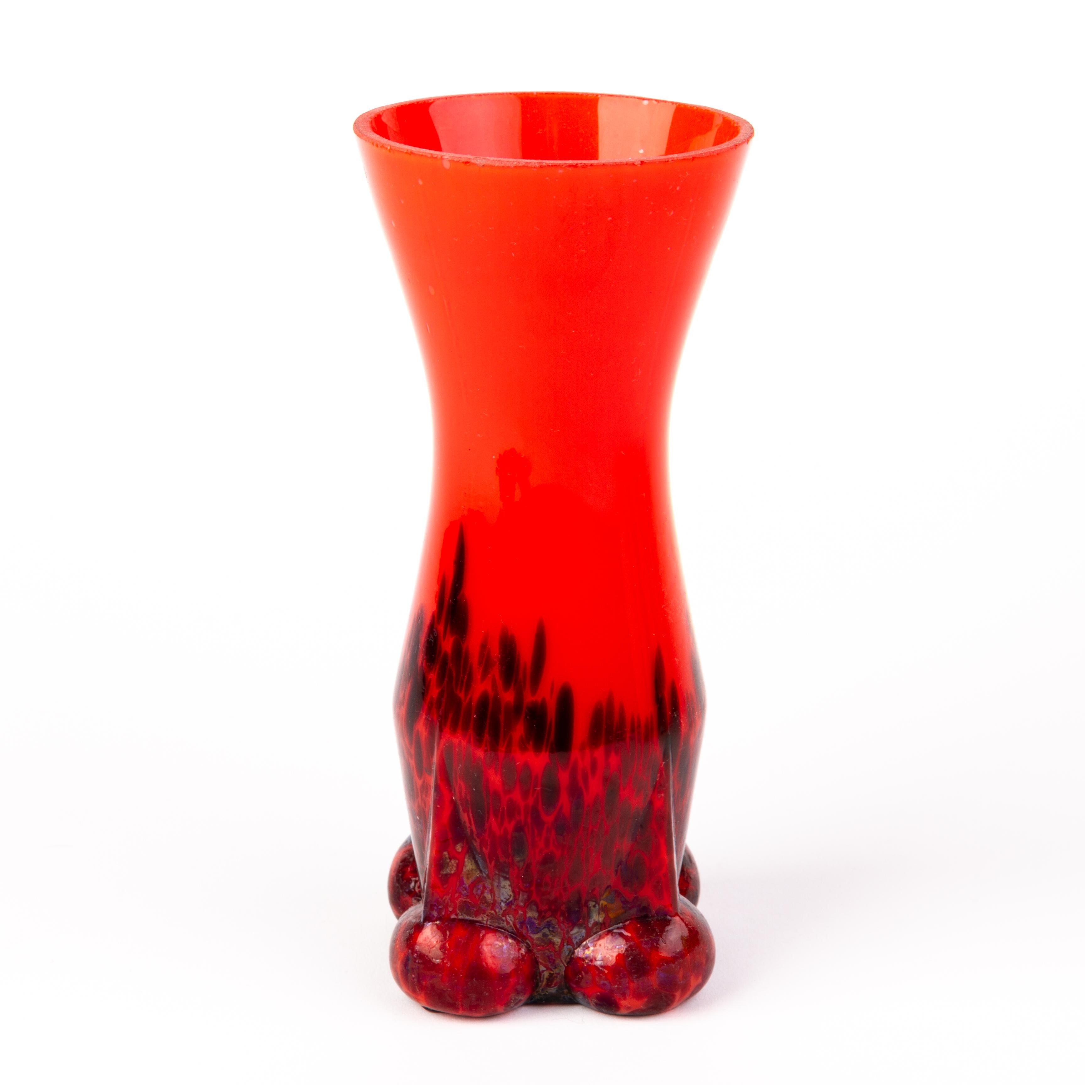 Manner of Loetz Czech Art Deco Red Spatter Glass Vase In Good Condition For Sale In Nottingham, GB