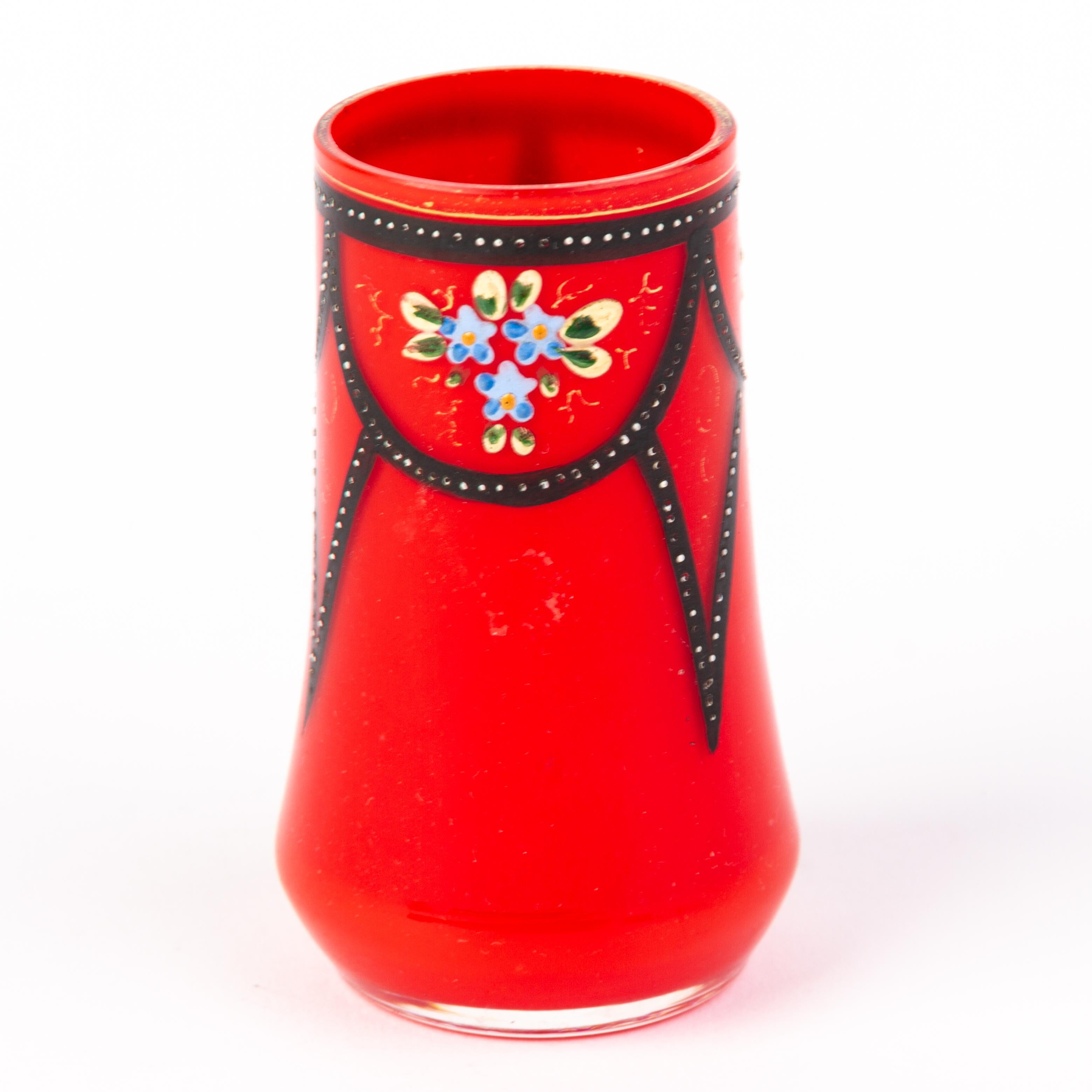 Manner of Loetz Red Tango Bohemian Glass Art Nouveau Vase In Good Condition In Nottingham, GB