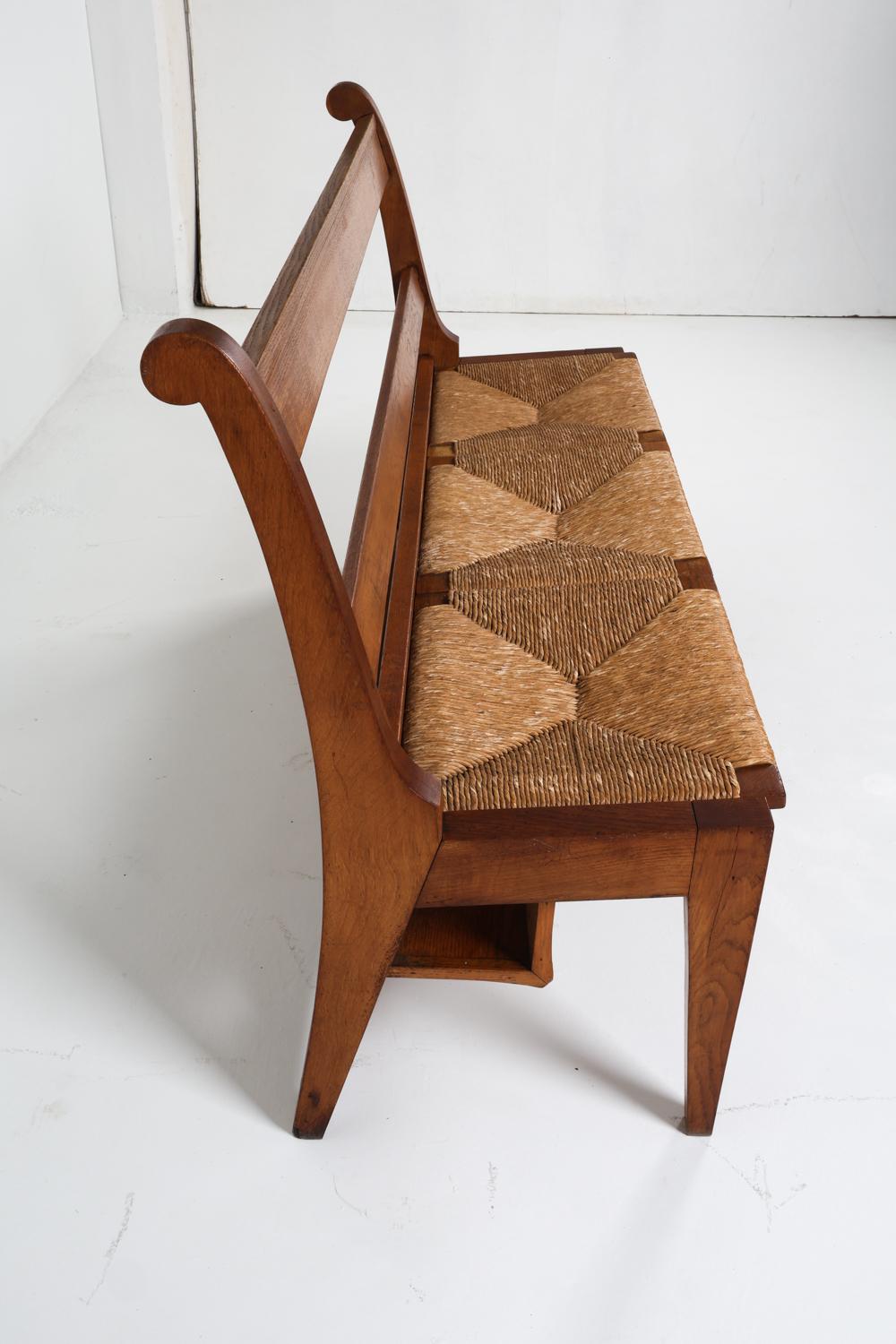 Banc de hall en chêne hollandais avec assise en jonc, vers 1950, de la main de Martin Visser en vente 3