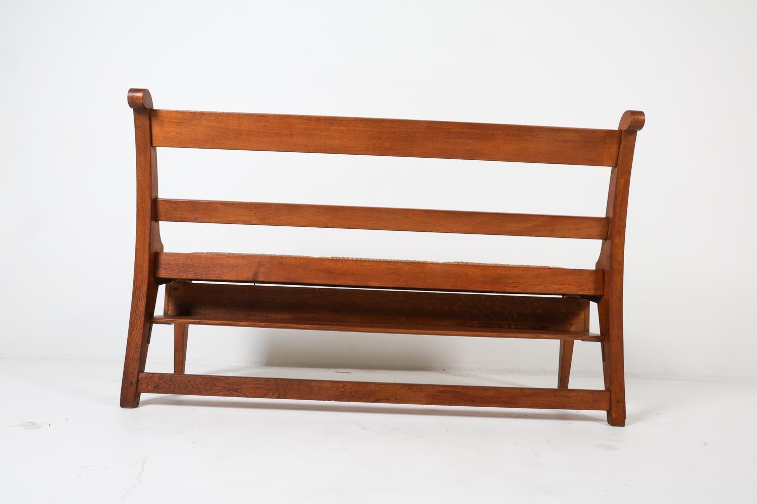 Banc de hall en chêne hollandais avec assise en jonc, vers 1950, de la main de Martin Visser en vente 8