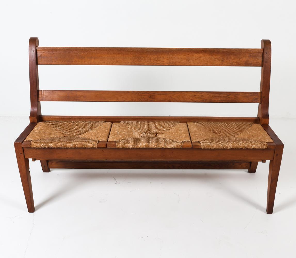 Mid-Century Modern Banc de hall en chêne hollandais avec assise en jonc, vers 1950, de la main de Martin Visser en vente