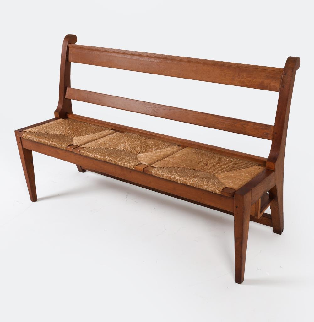 Néerlandais Banc de hall en chêne hollandais avec assise en jonc, vers 1950, de la main de Martin Visser en vente