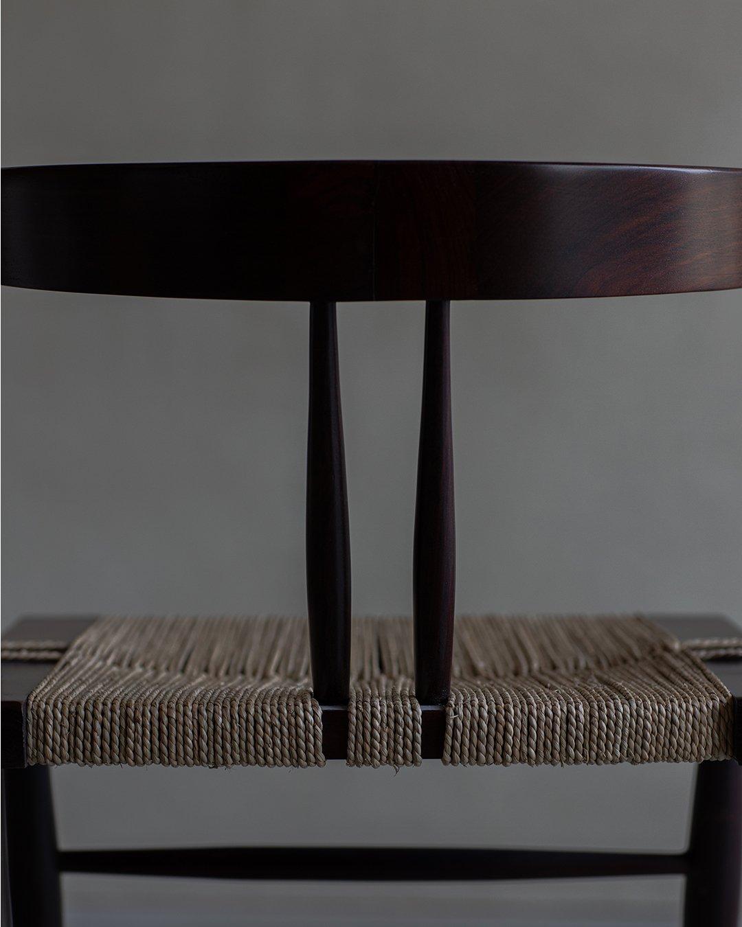 À la manière de Nakashima, chaise à assise en gazon, 20e siècle, Inde, Ahmedabad en vente 4