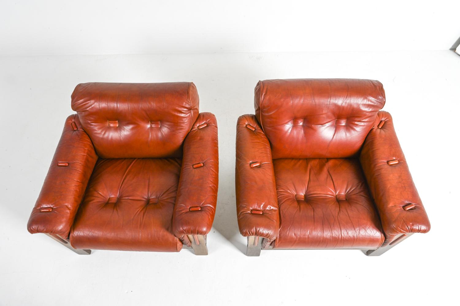 A la manière de Percival Lafer, fauteuils en chêne et cuir, vers 1970 en vente 6